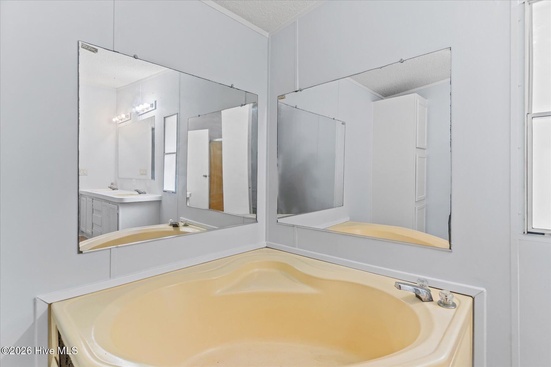 100567568 | Photo 29