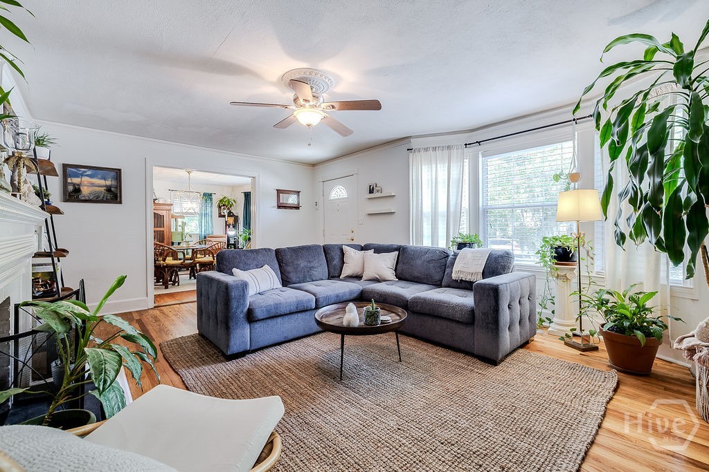 Gorgeous bay window allowing for ample light.