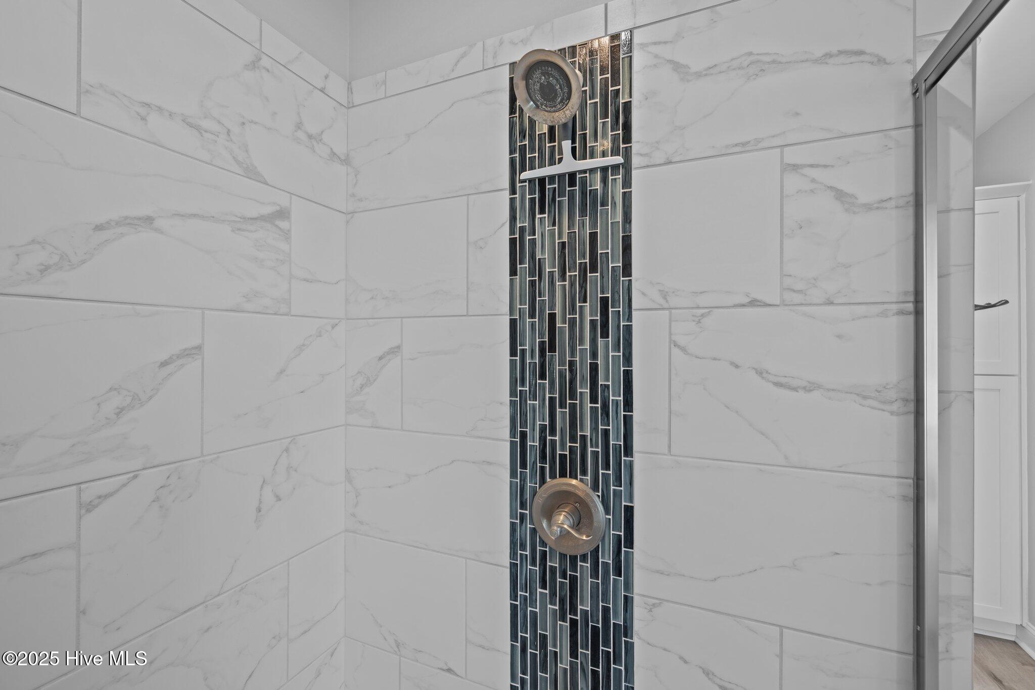 100509194 | Photo 41