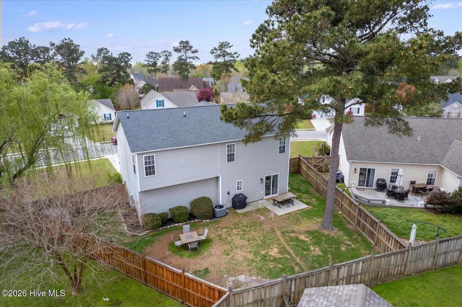 100563445 | Photo 28