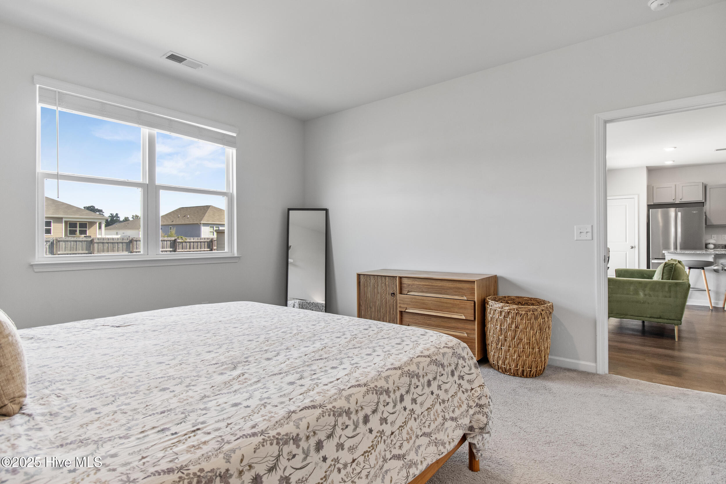 100535105 | Photo 26