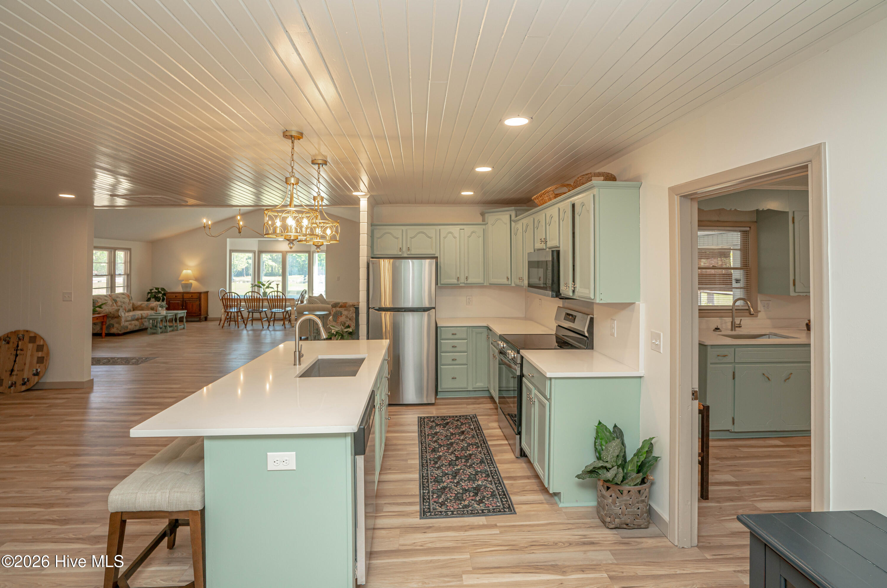 100567372 | Photo 27