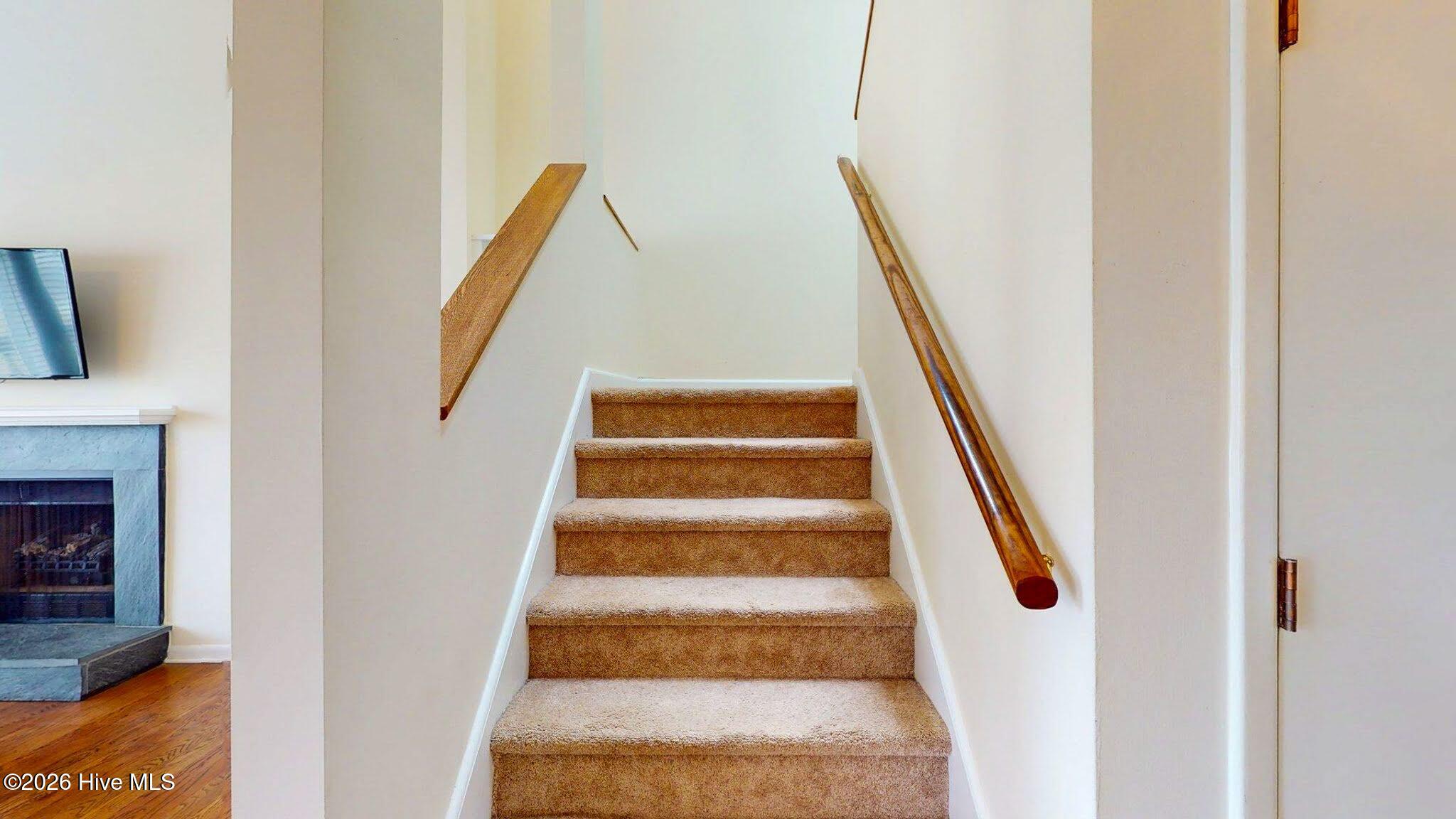 100561610 | Photo 21