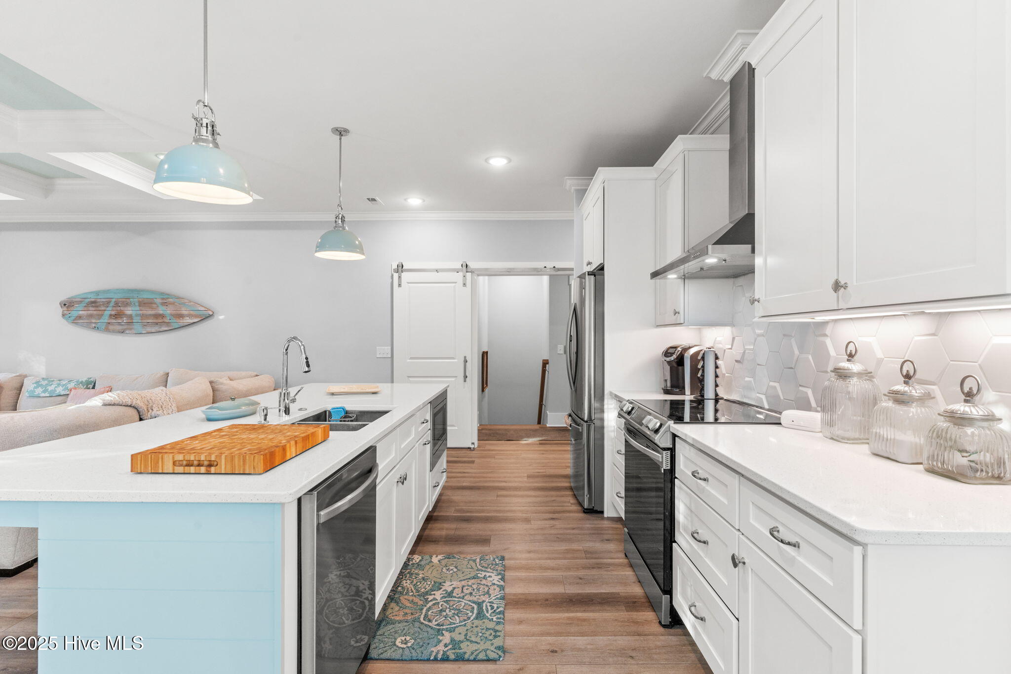 100542676 | Photo 19