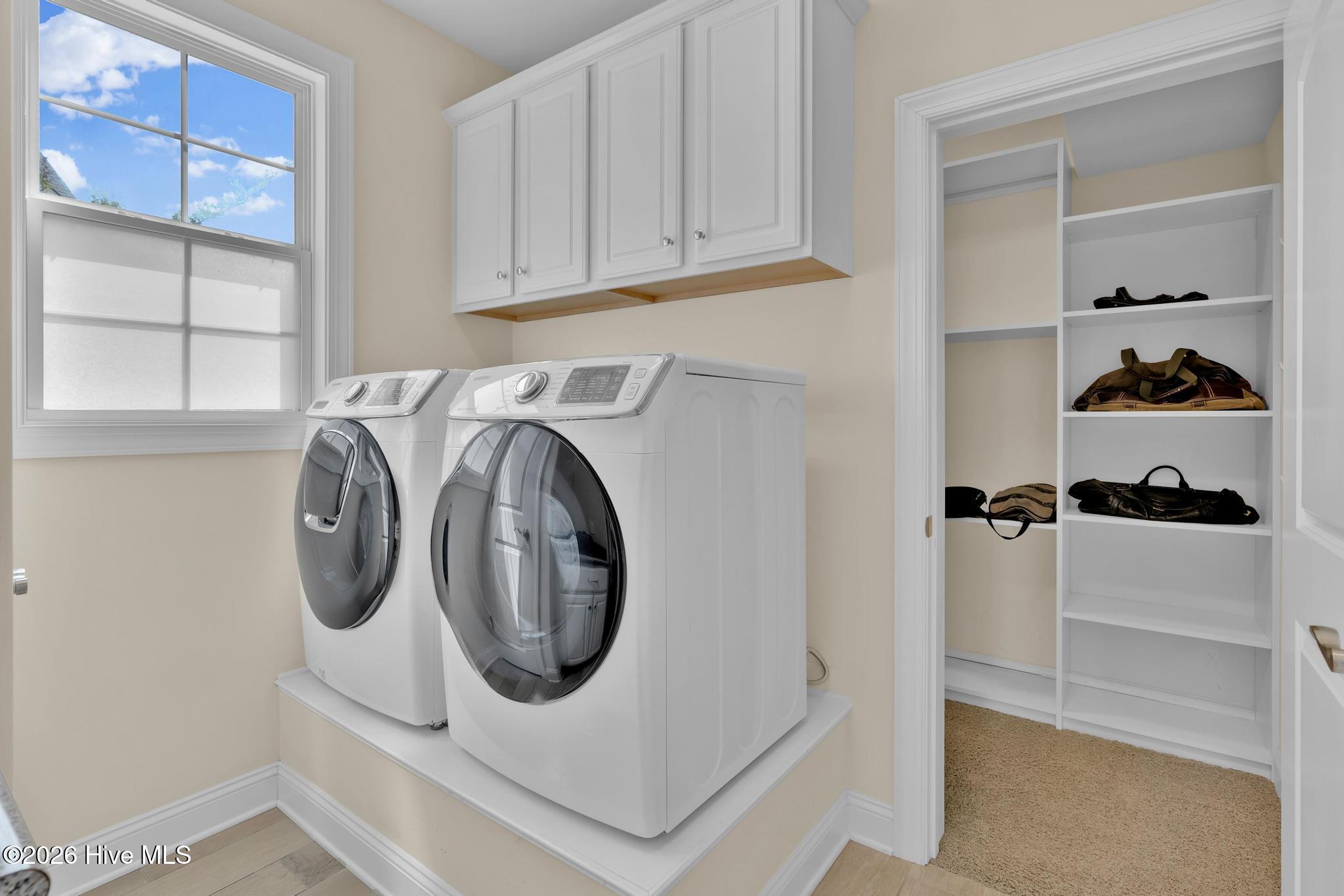 100569949 | Photo 32