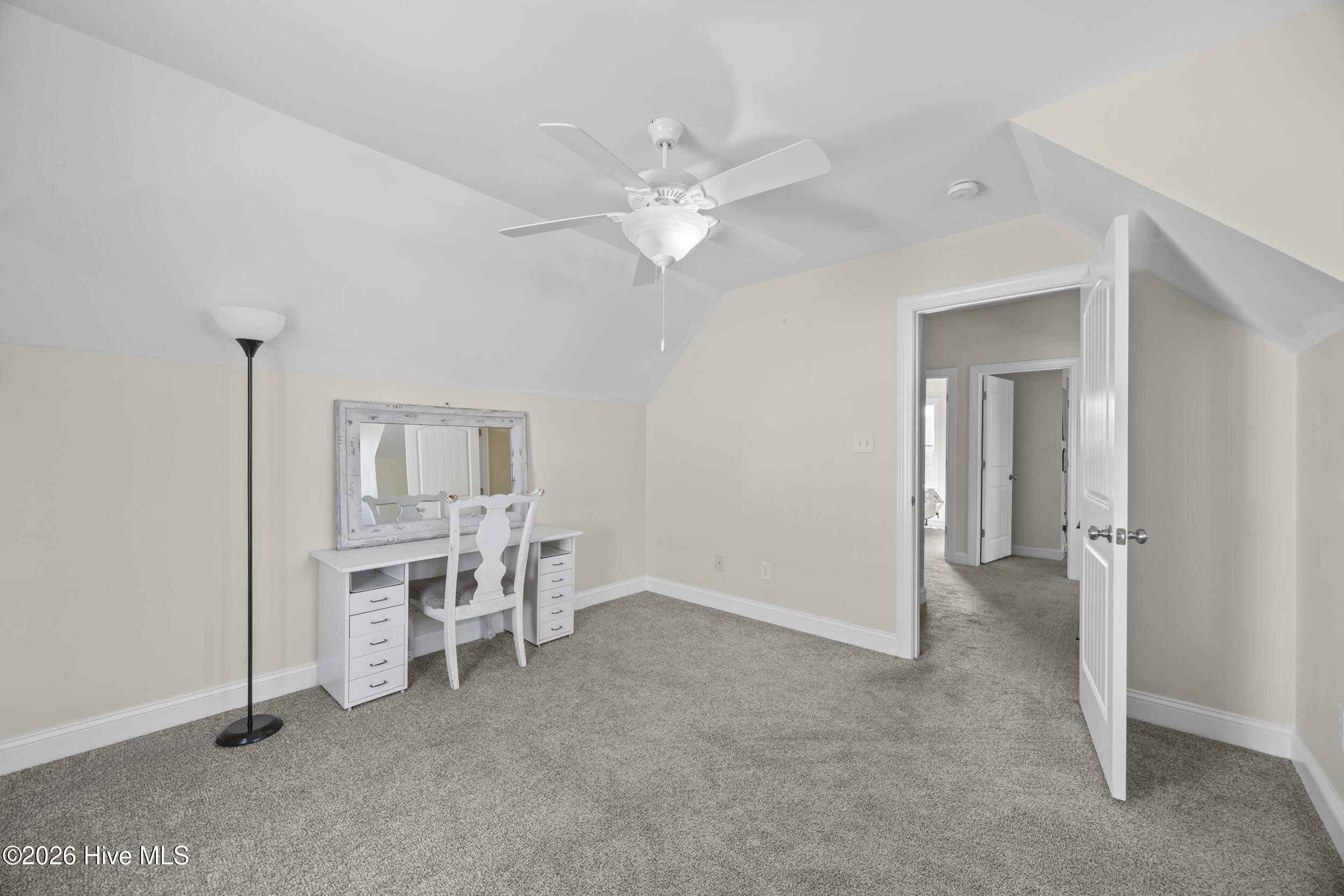 100564548 | Photo 24