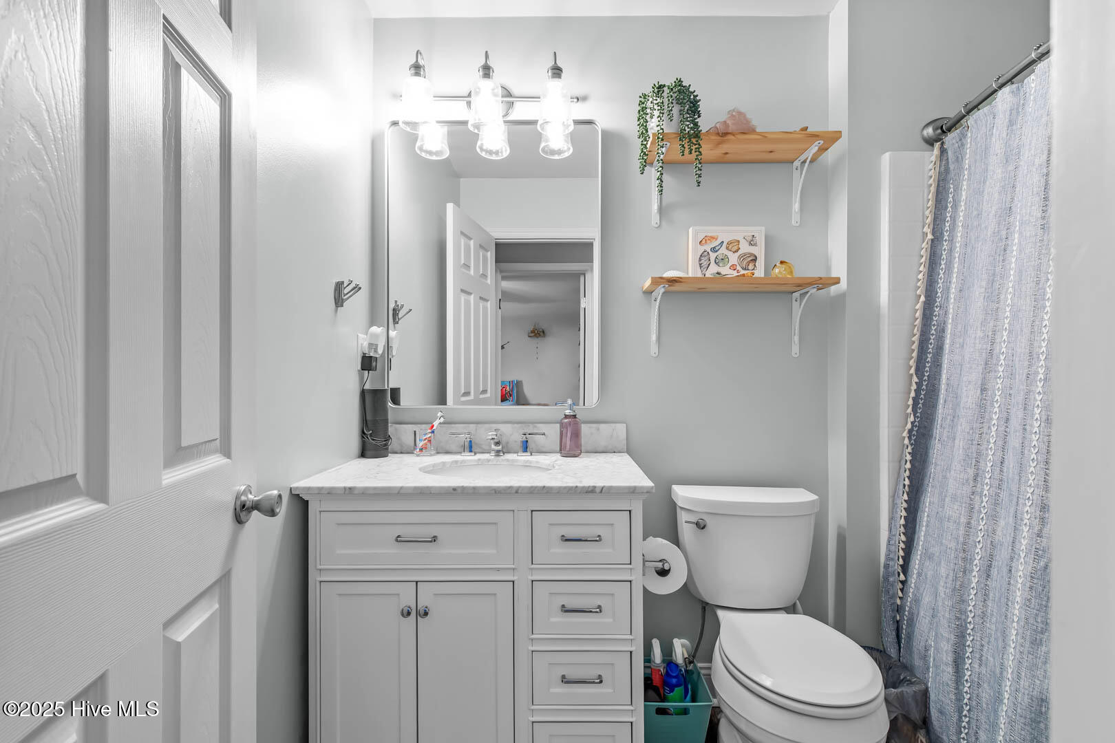 100510785 | Photo 41