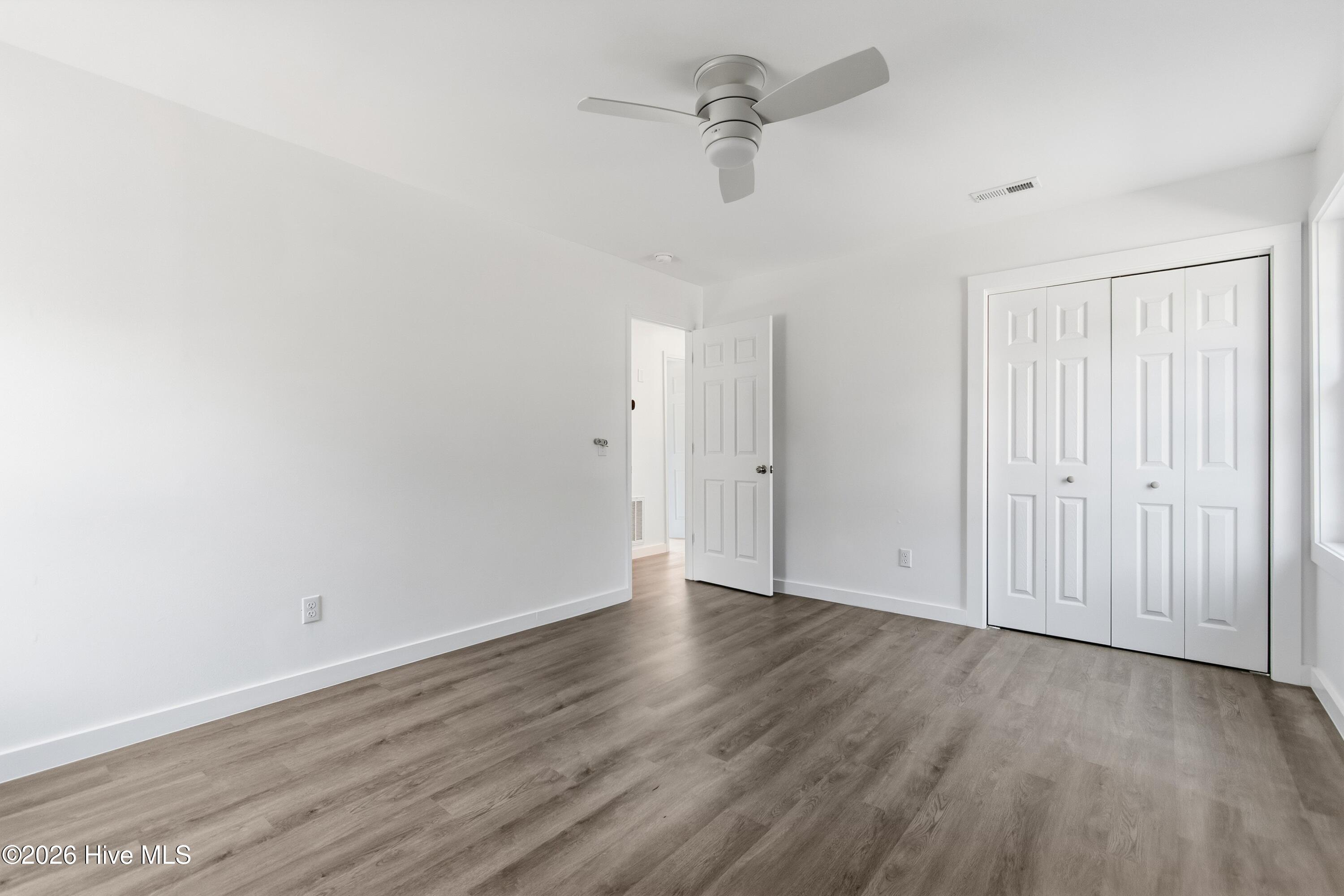 100550863 | Photo 28