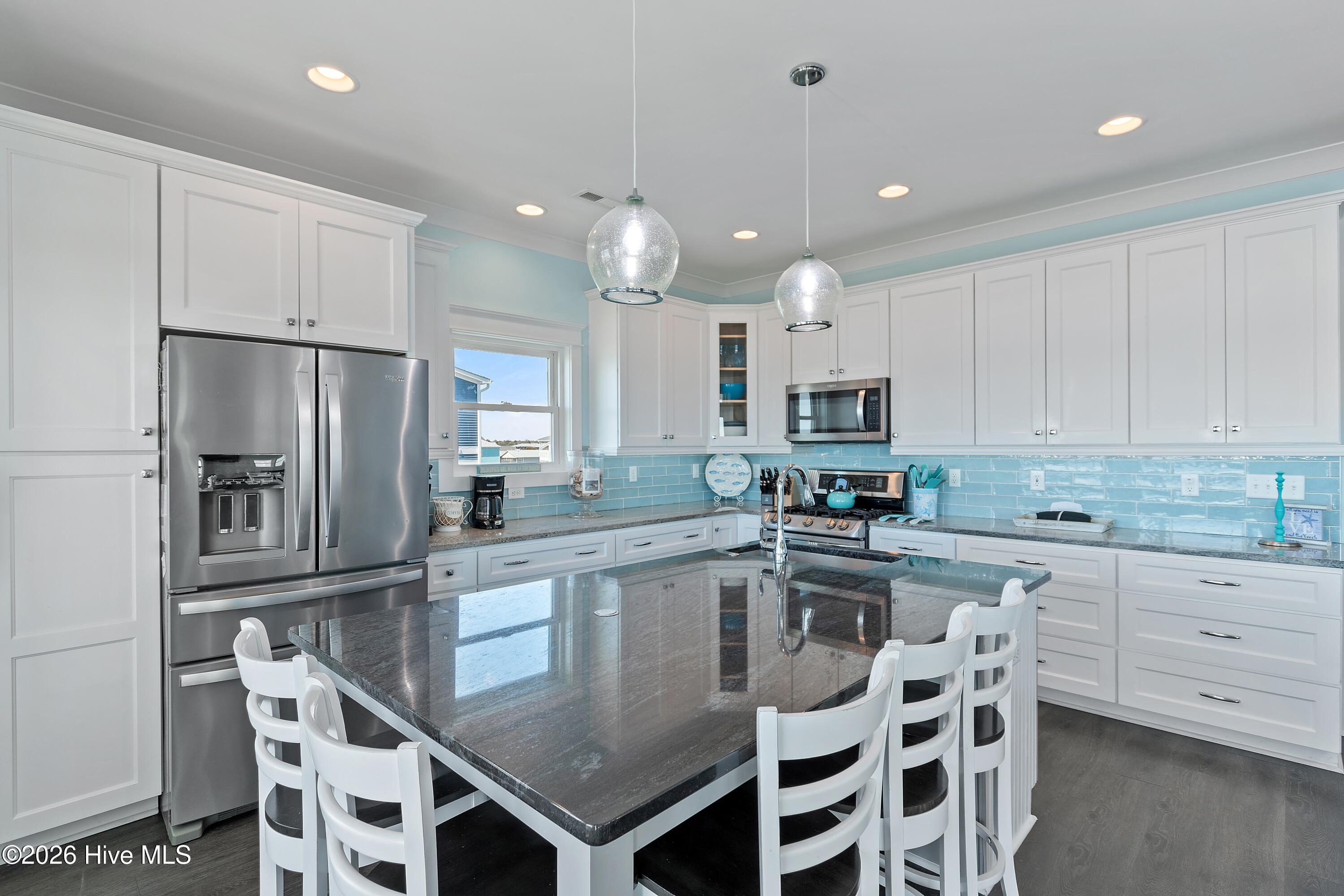 100557175 | Photo 53