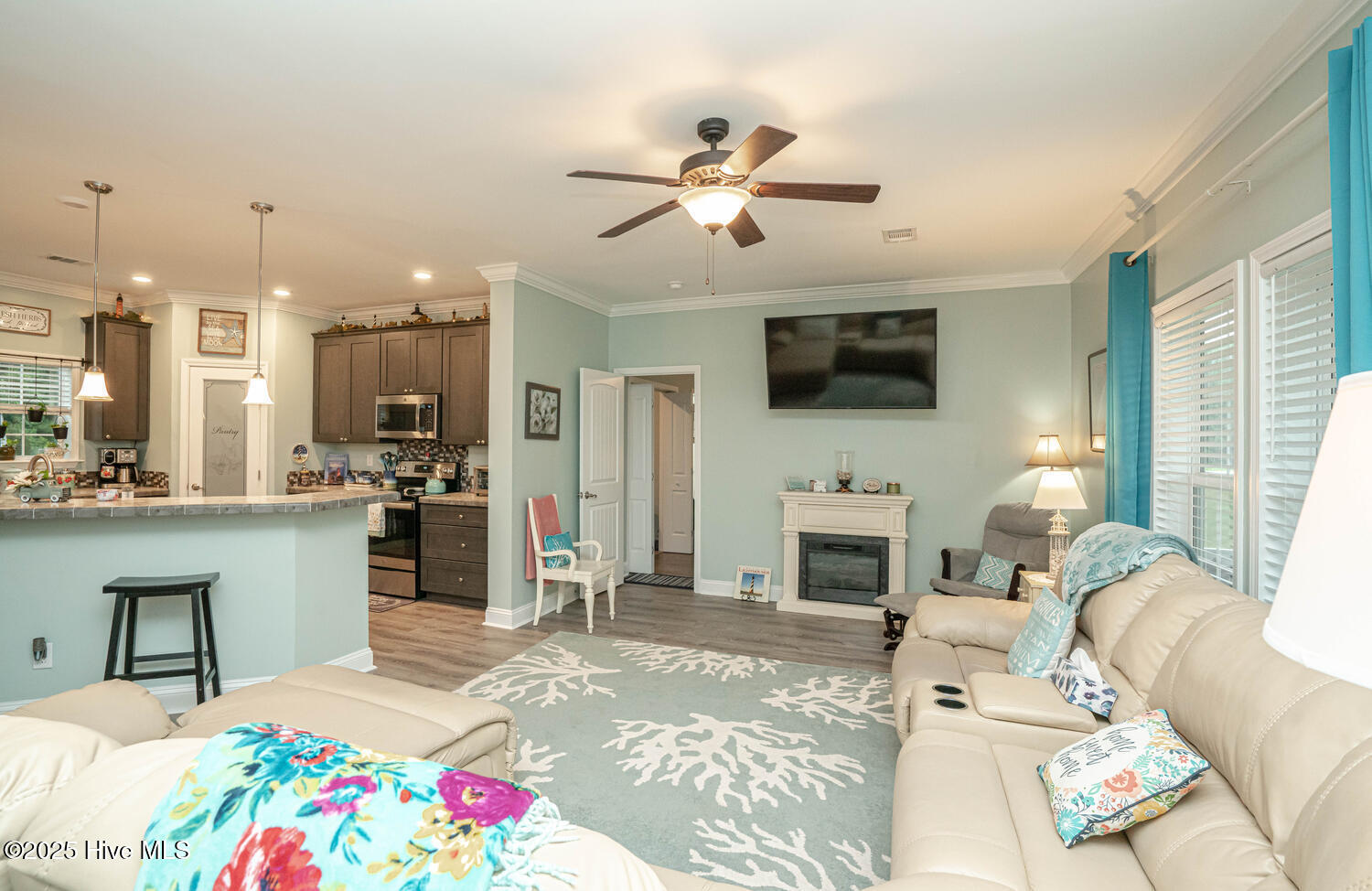 100522002 | Photo 11