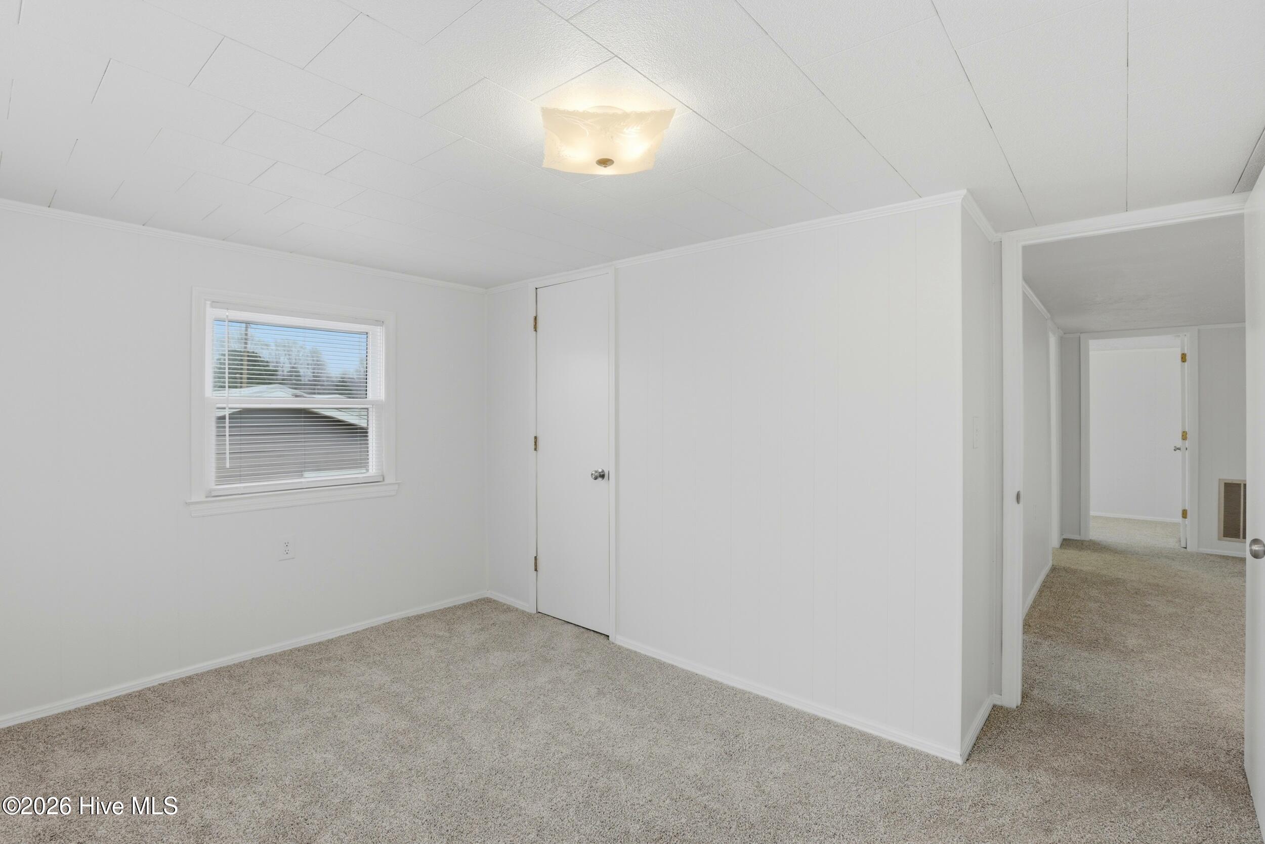 100561311 | Photo 33