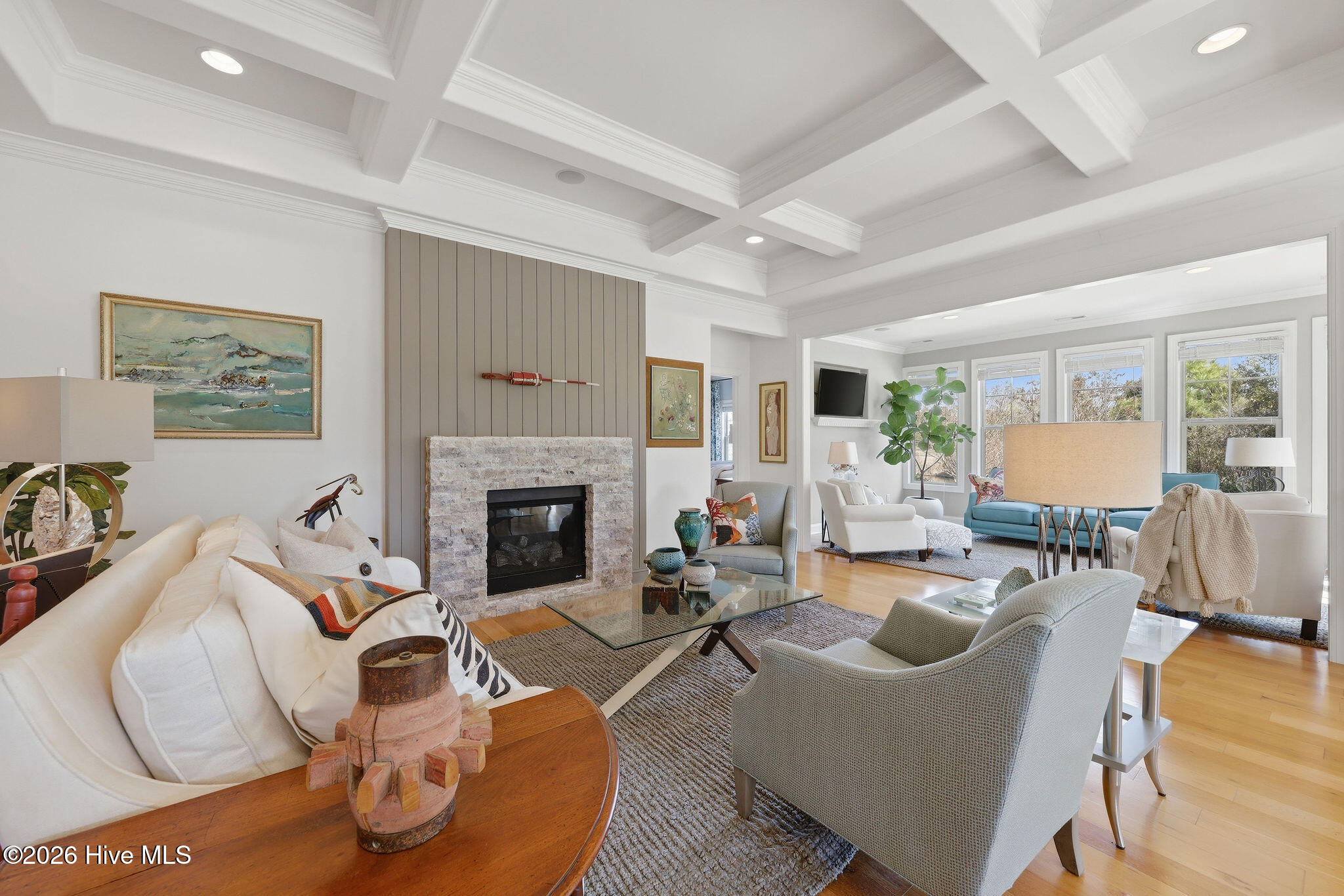 100561215 | Photo 18