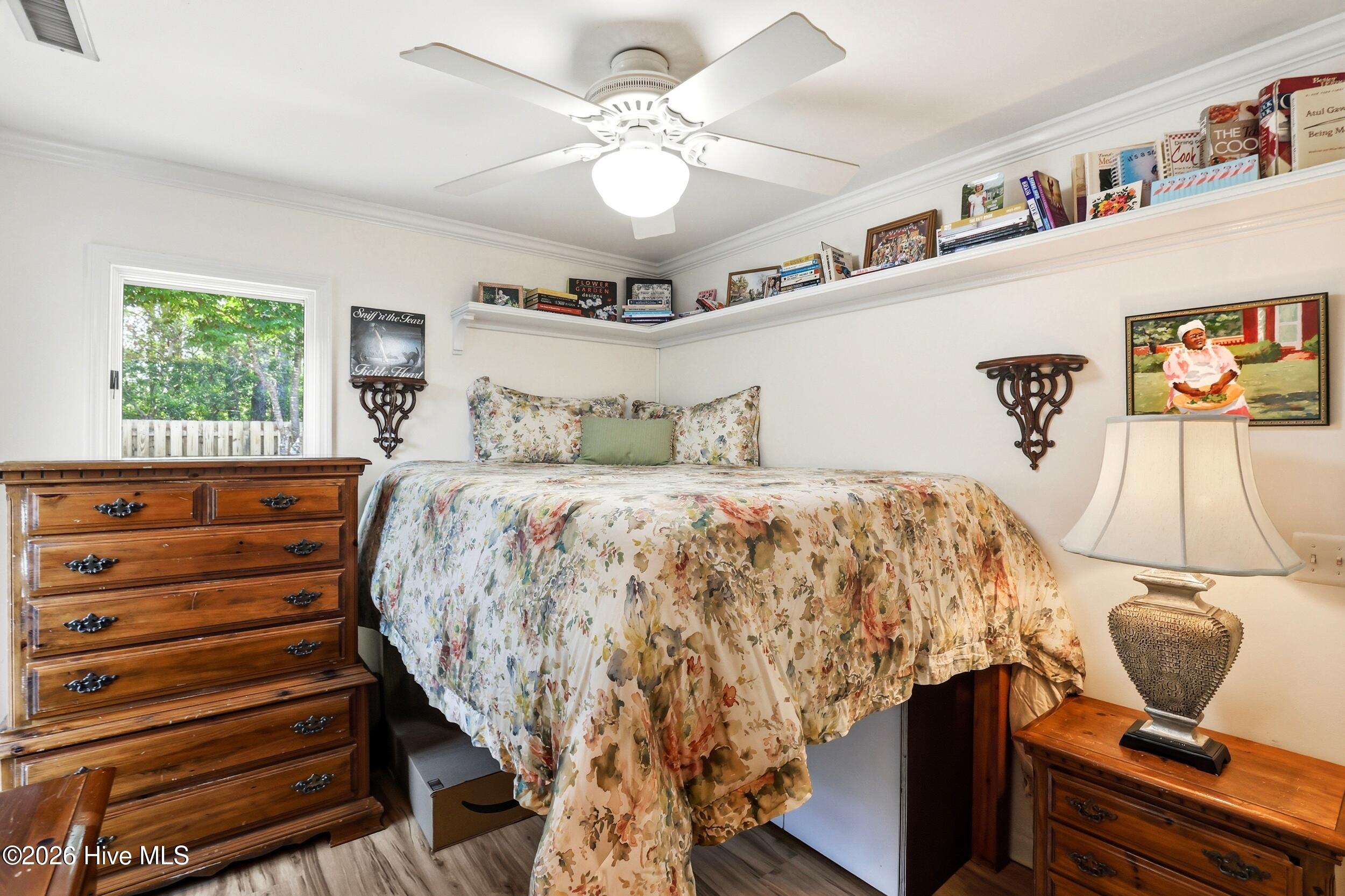 100569802 | Photo 28