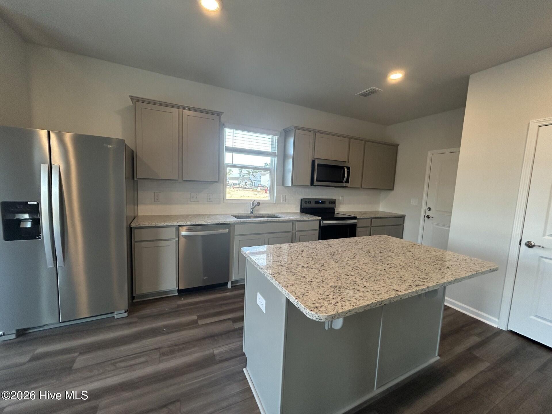 100535970 | Photo 11