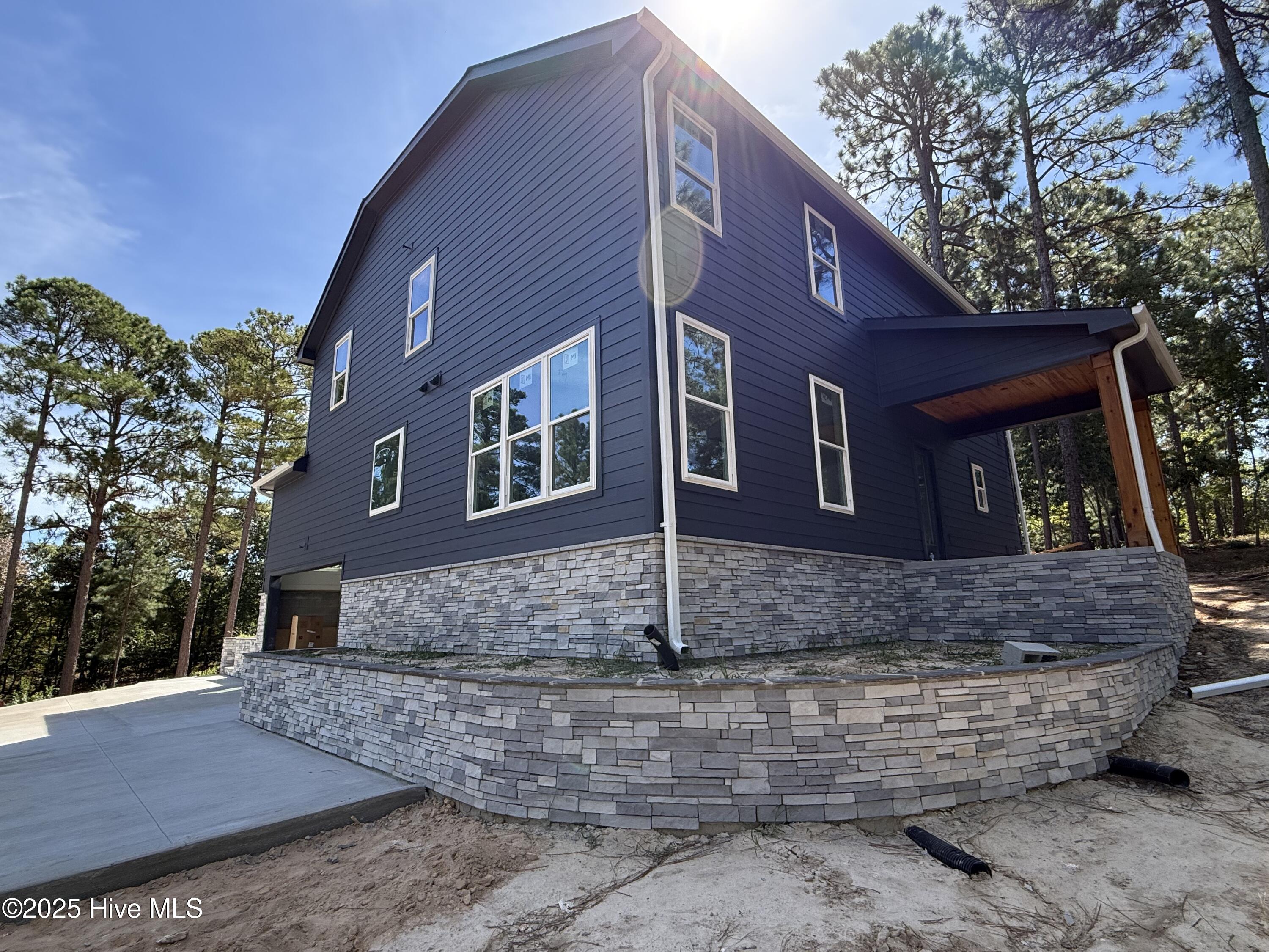 Homes for sale in West End, NC | 101 Douglas Dr, West End, NC 27376 | MLS# 100503246