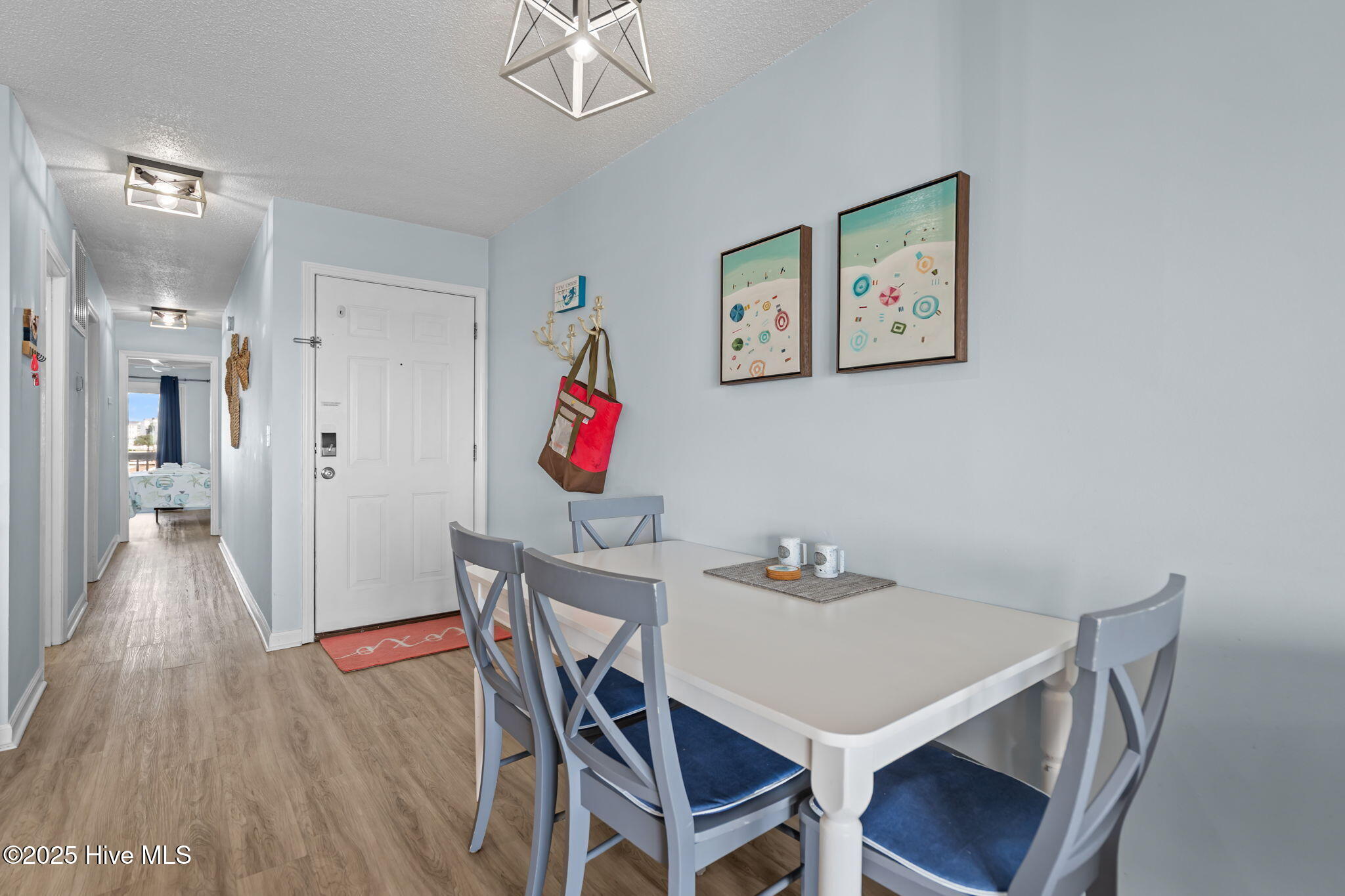 100528366 | Photo 26