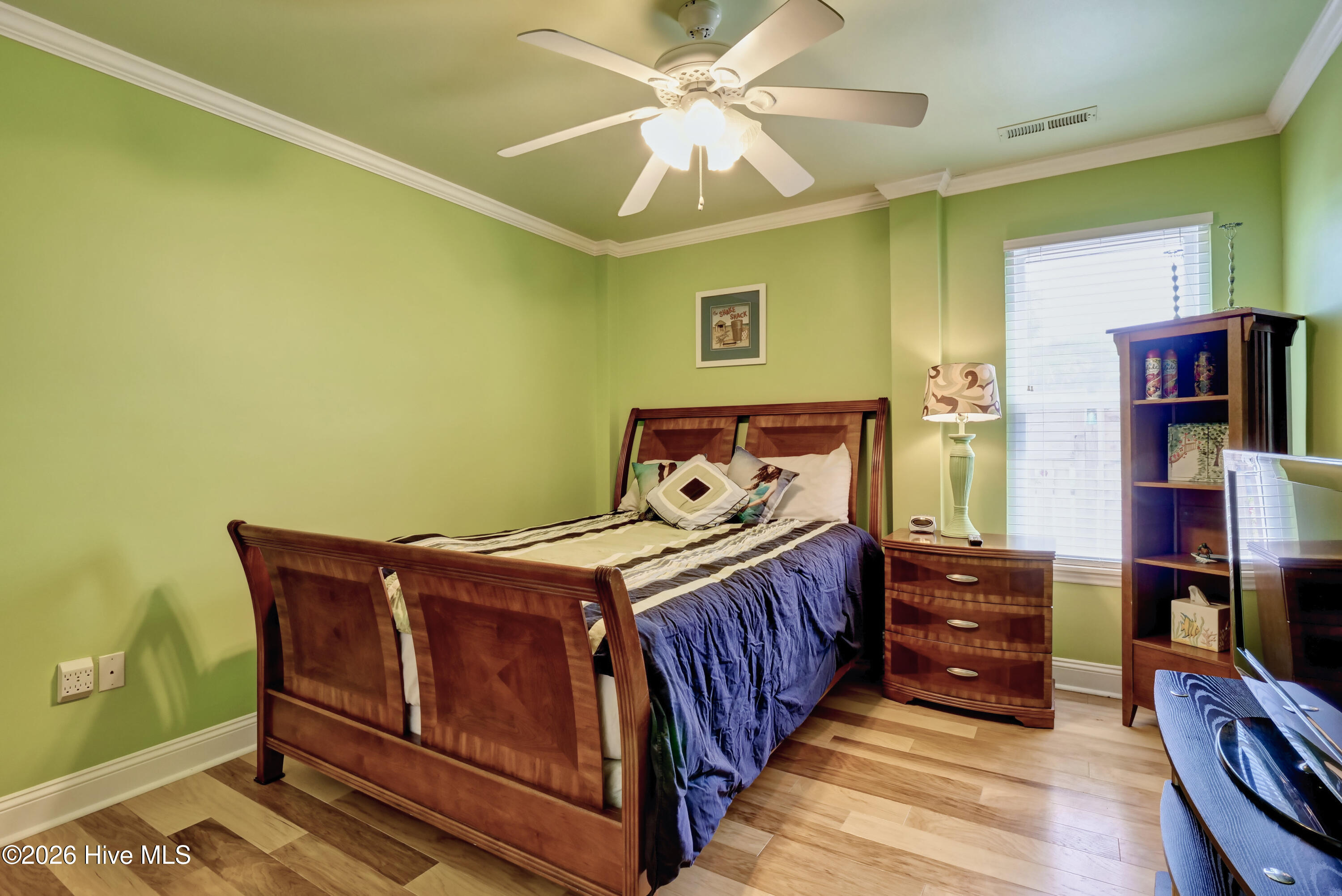 100563472 | Photo 15