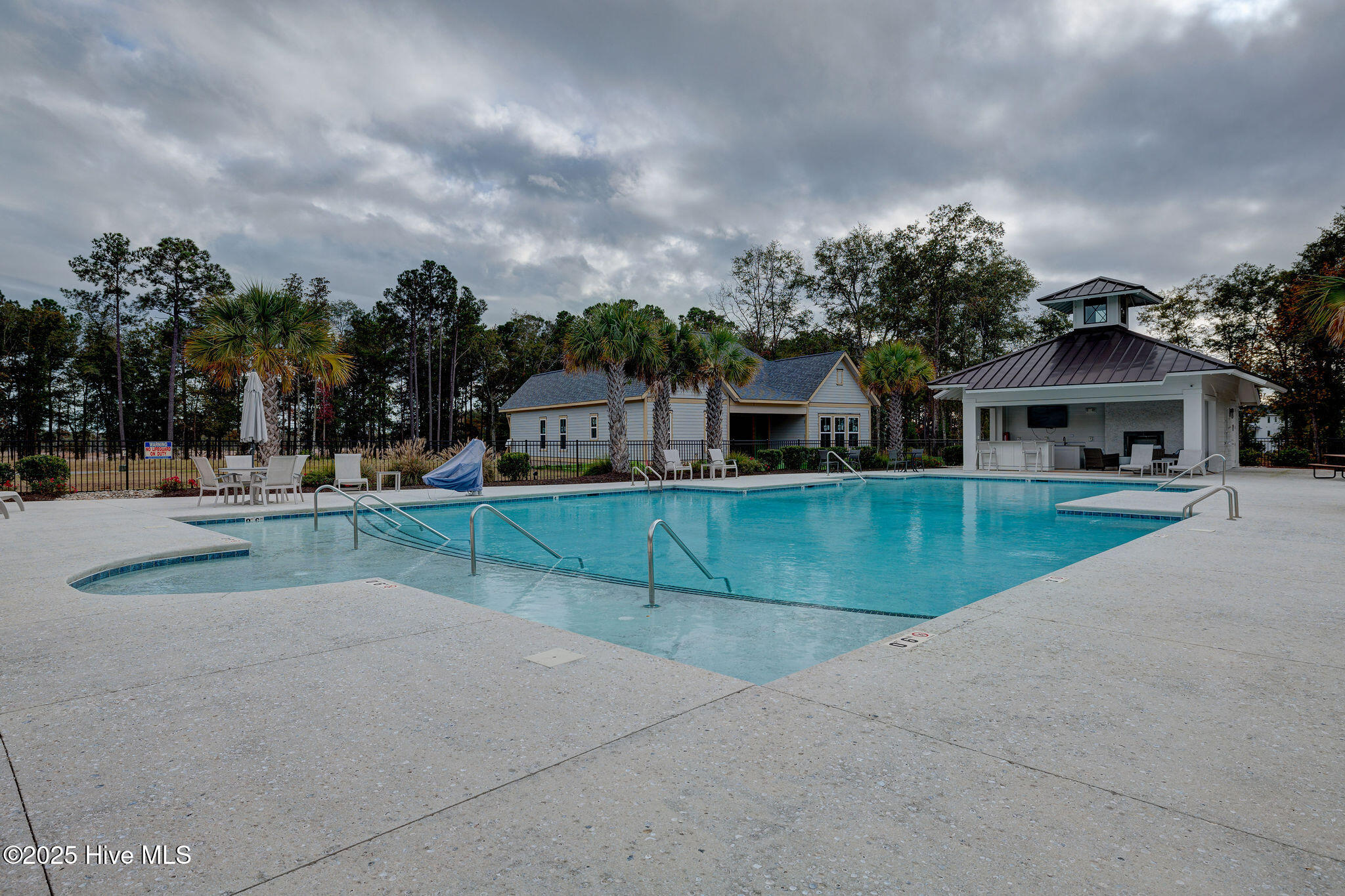 100488760 | Photo 14