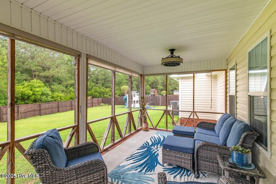 100554498 | Photo 49