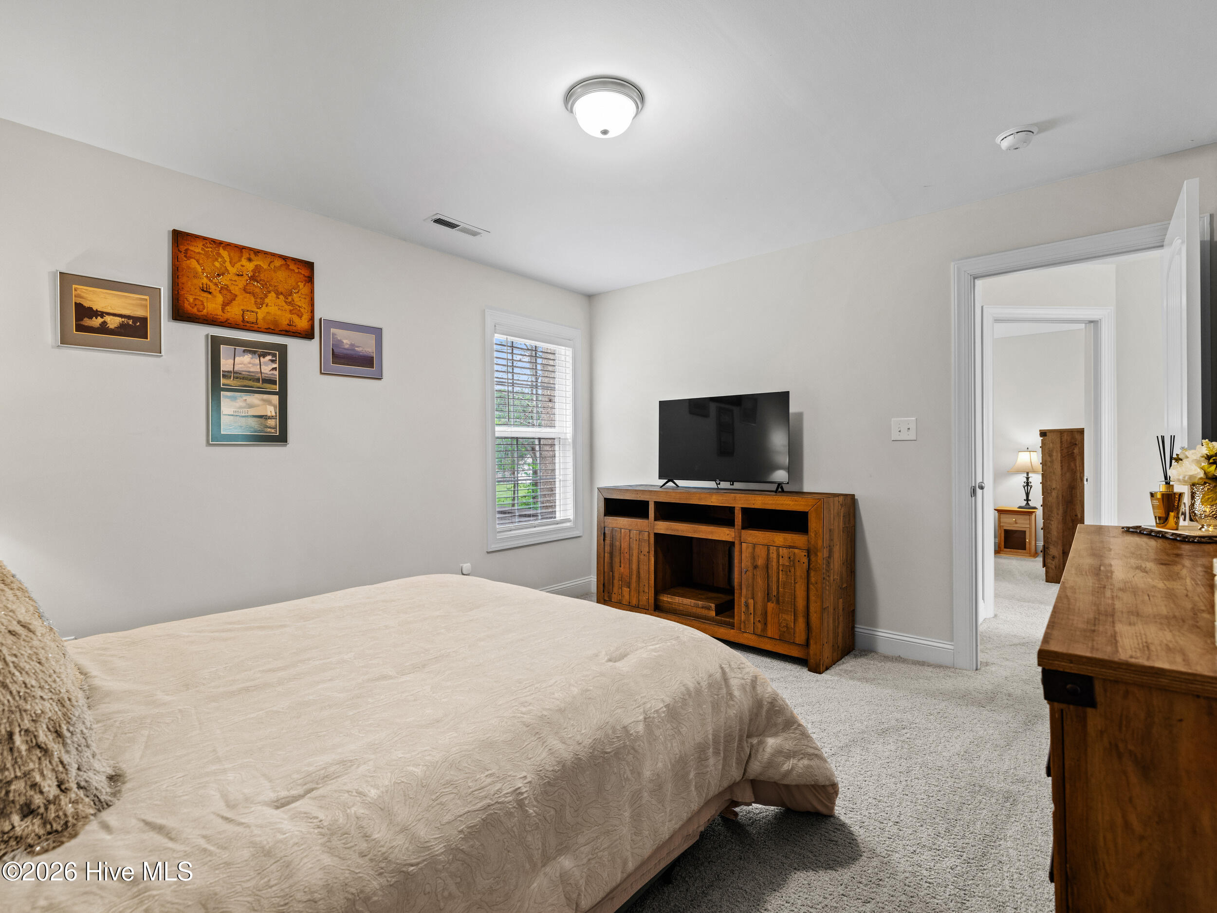 100569509 | Photo 55