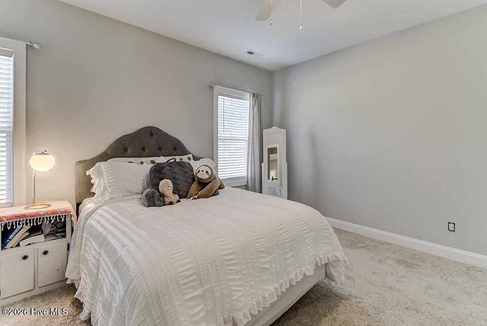 100554310 | Photo 30