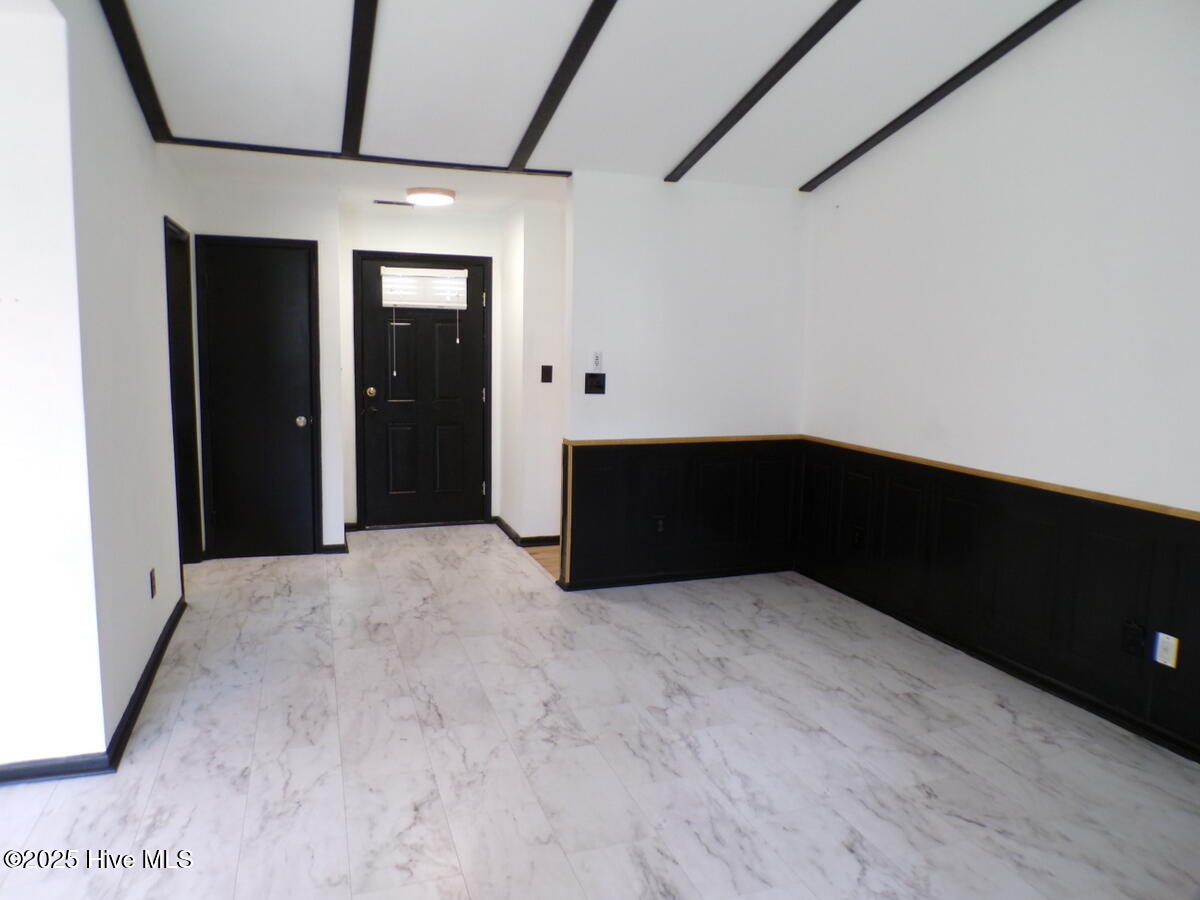 100523596 | Photo 22