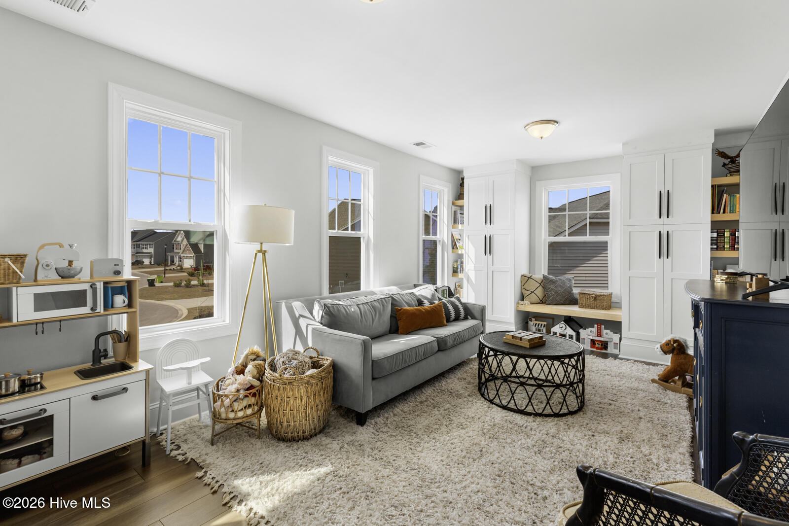 100562165 | Photo 30