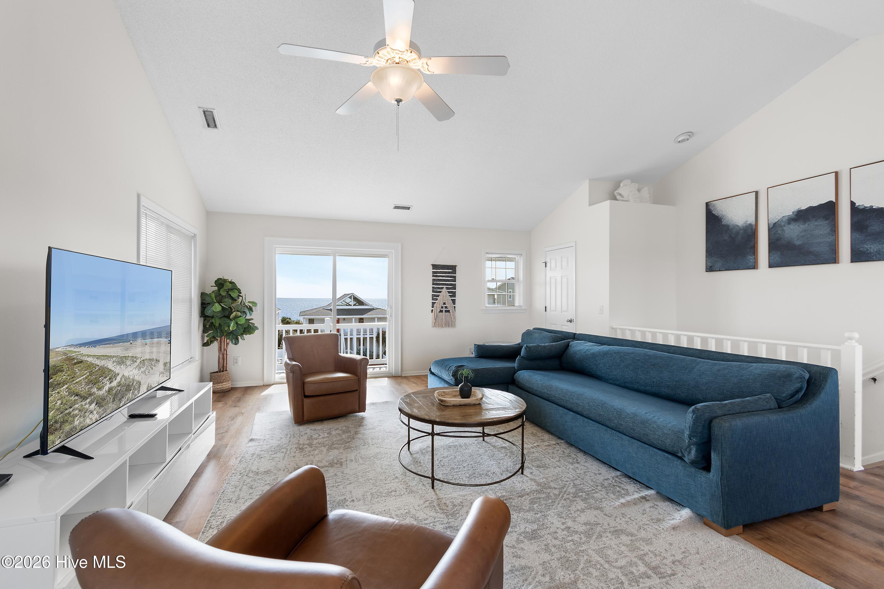 100550931 | Photo 13