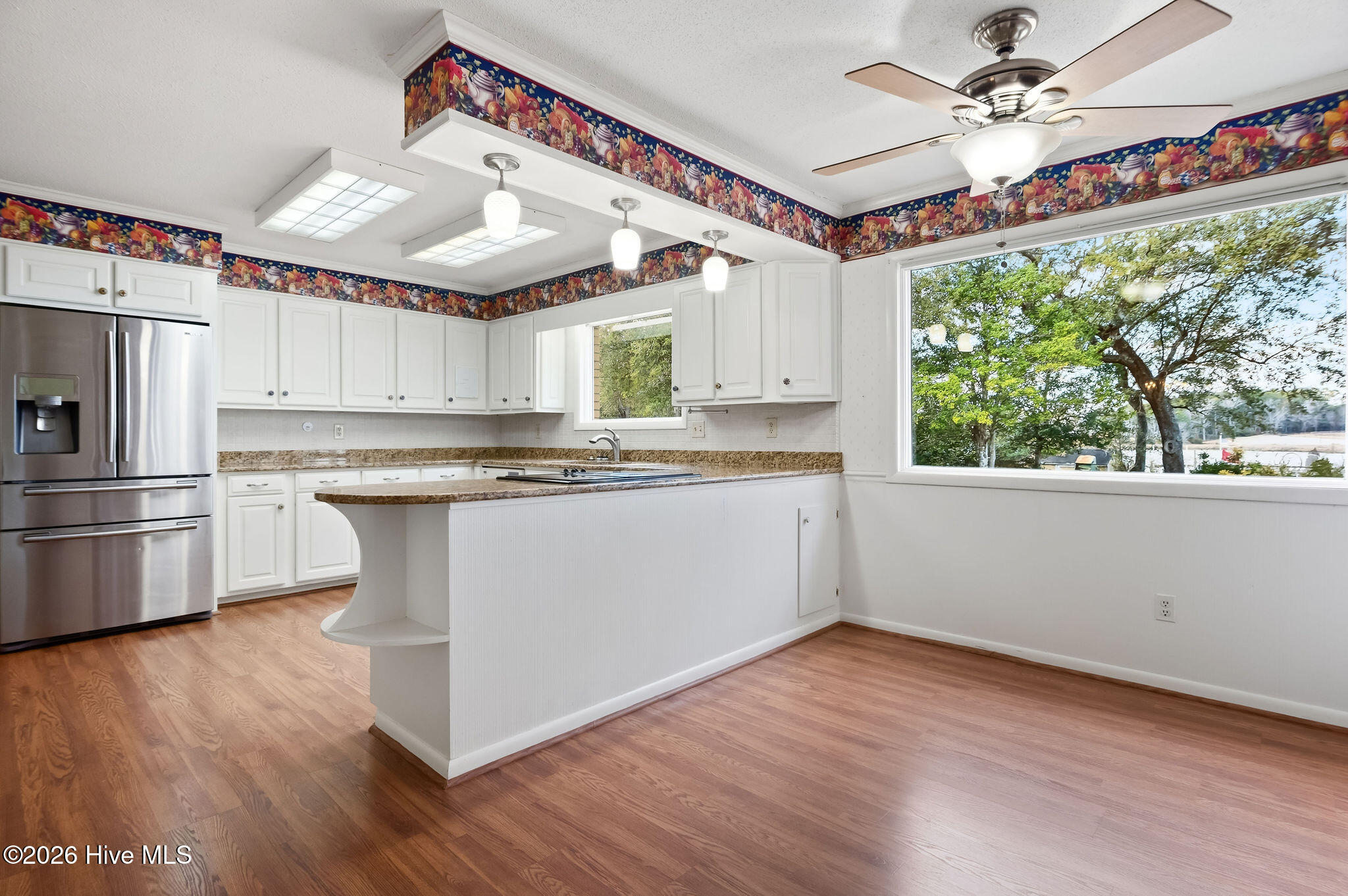 100556602 | Photo 19