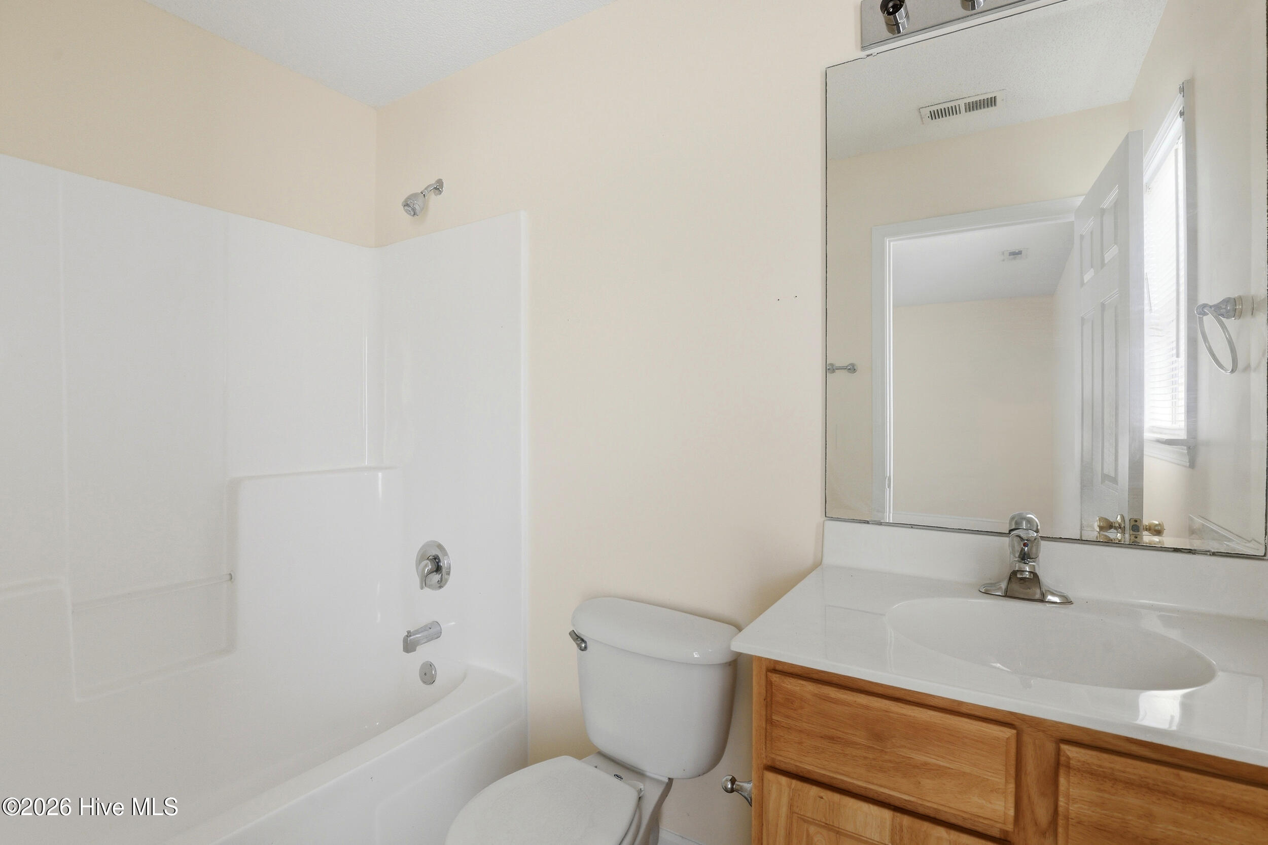 100568655 | Photo 16