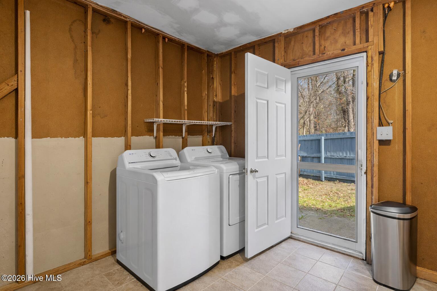 100560676 | Photo 16