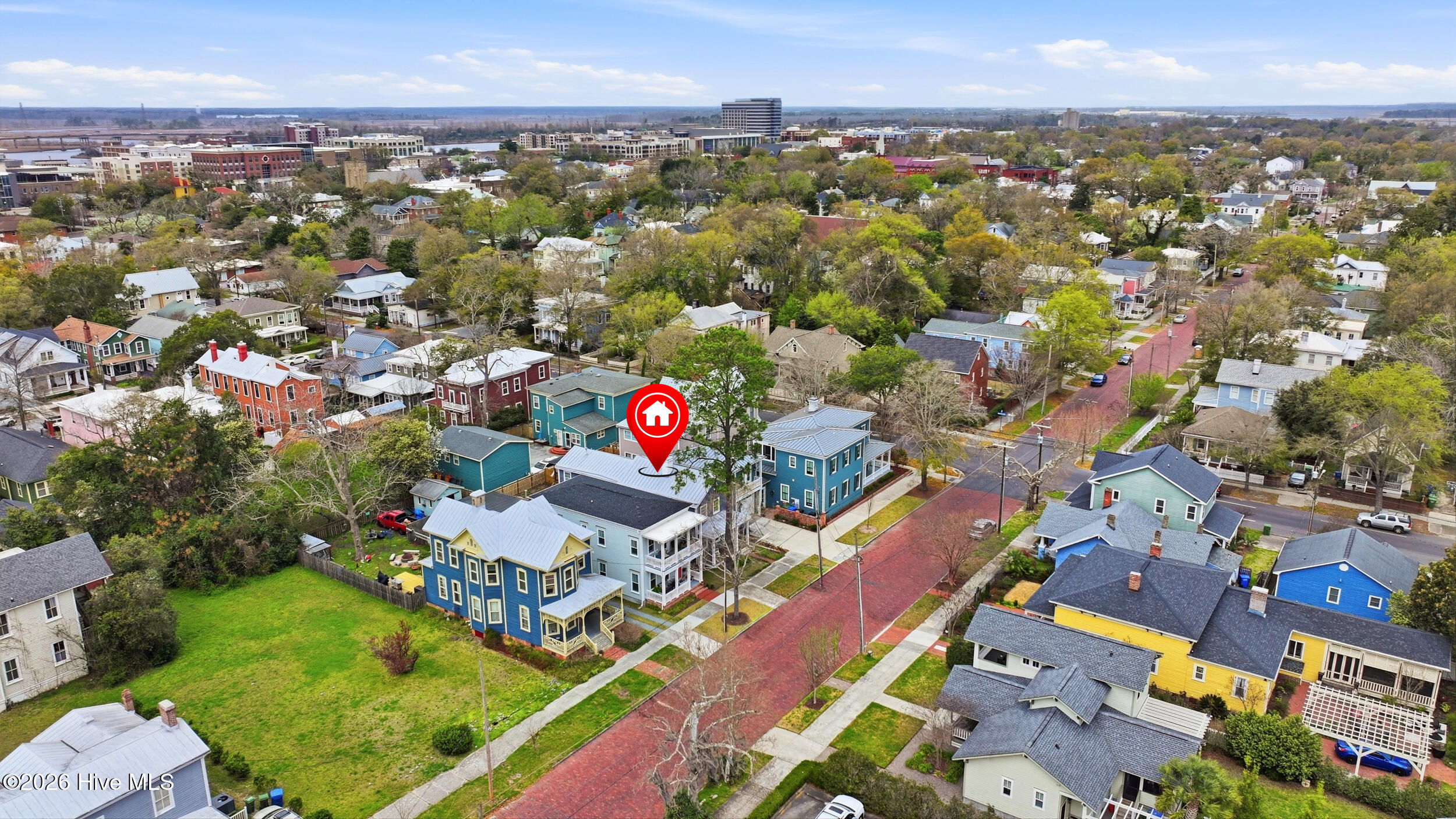 100560571 | Photo 37