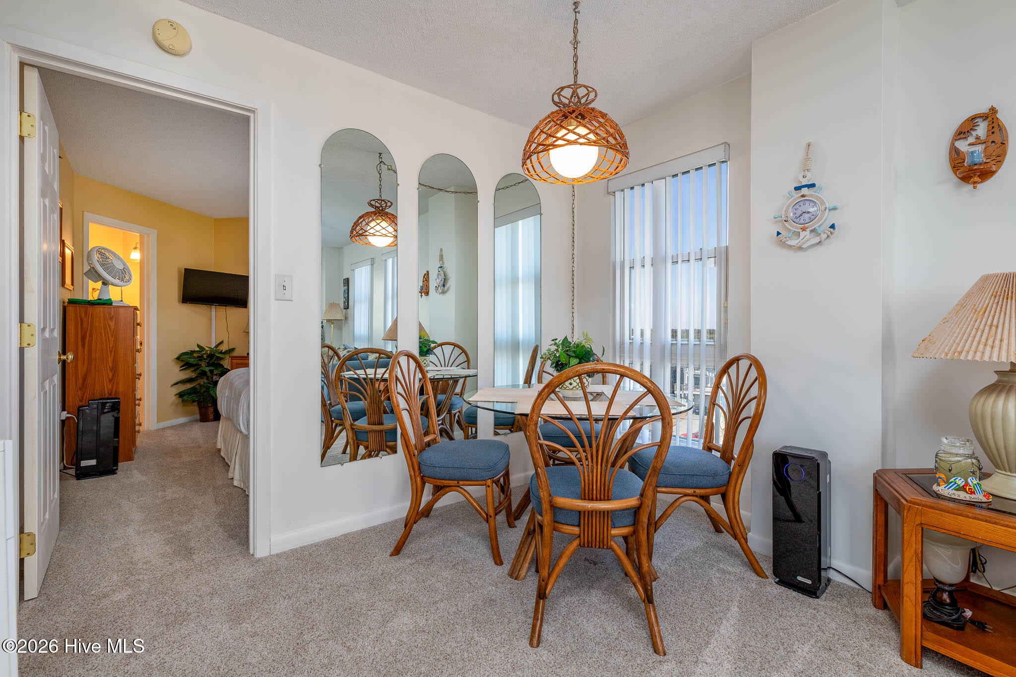 100567274 | Photo 11