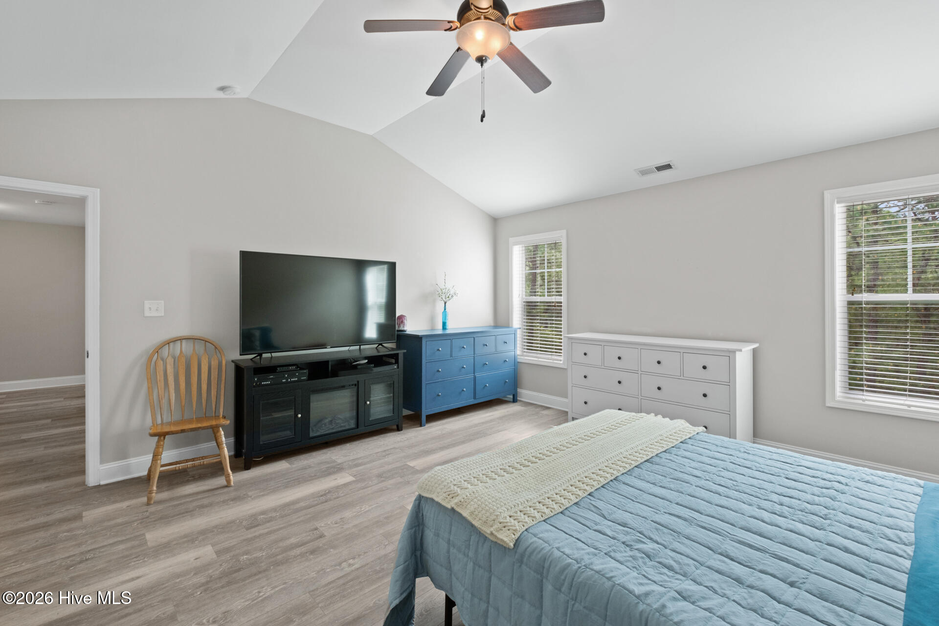 100566608 | Photo 59