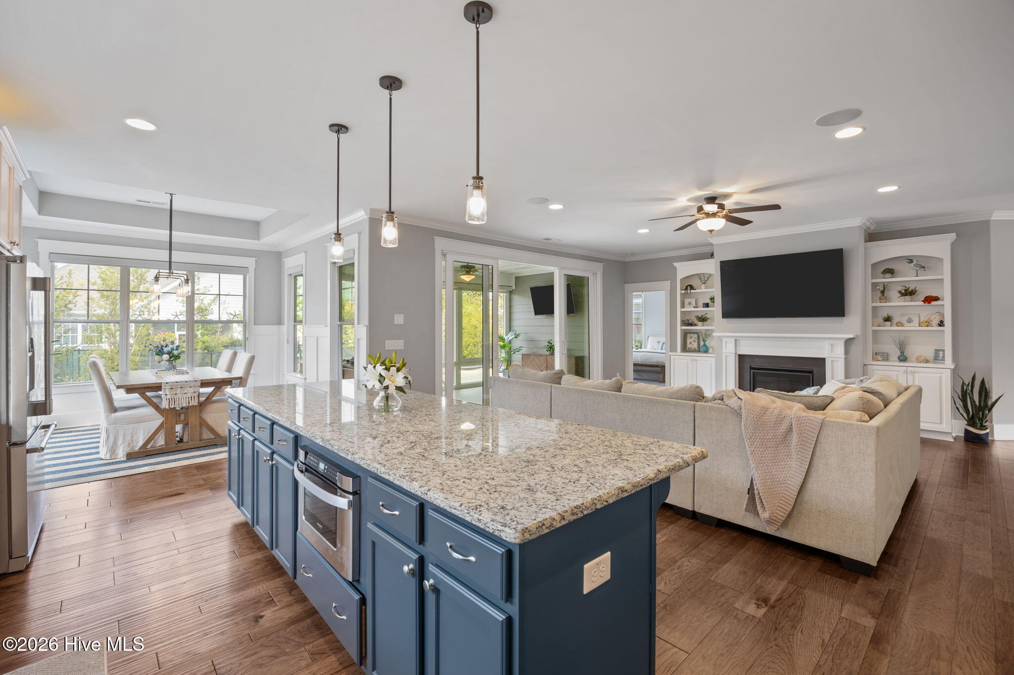 100563042 | Photo 10