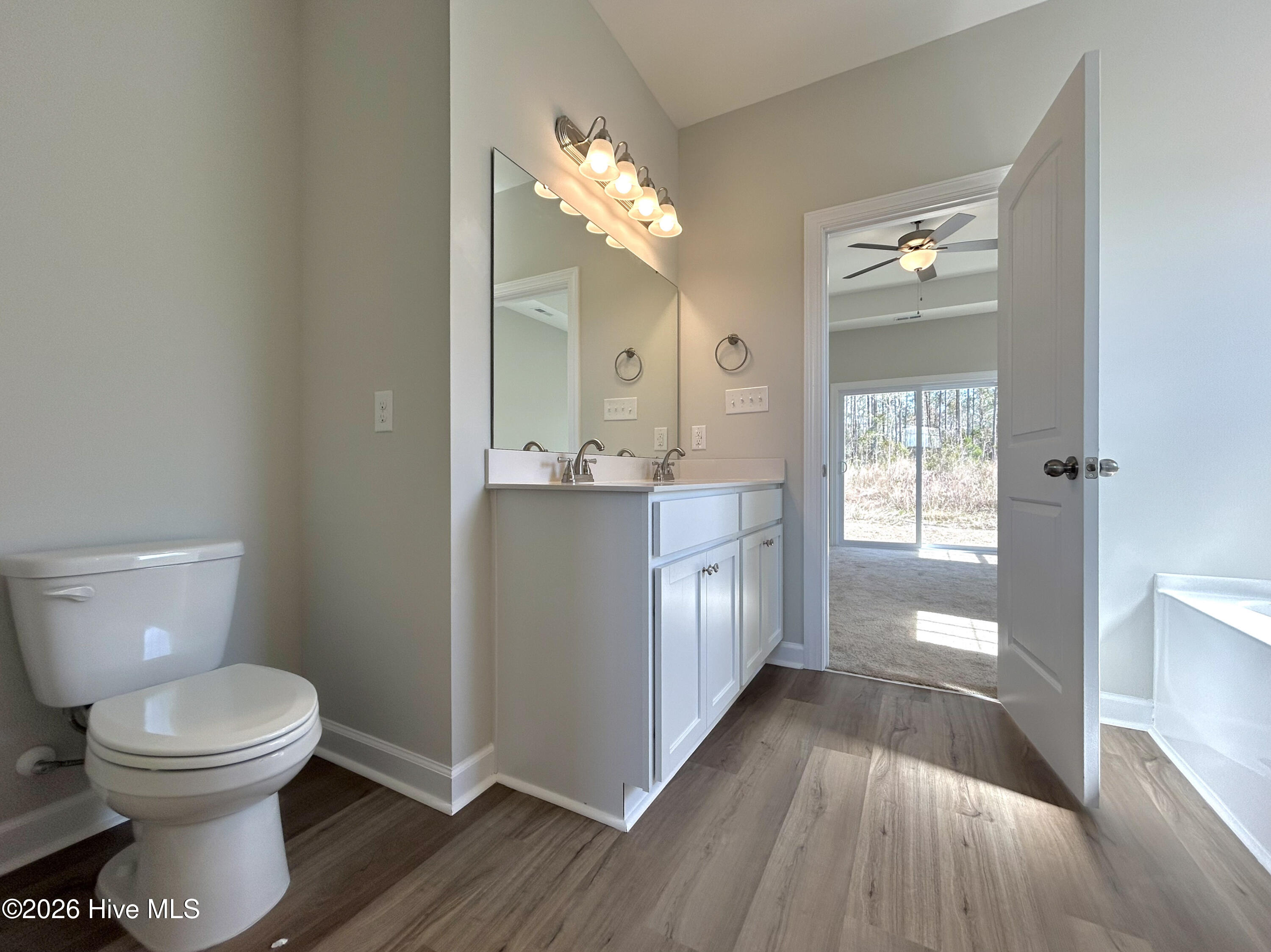 100560362 | Photo 36