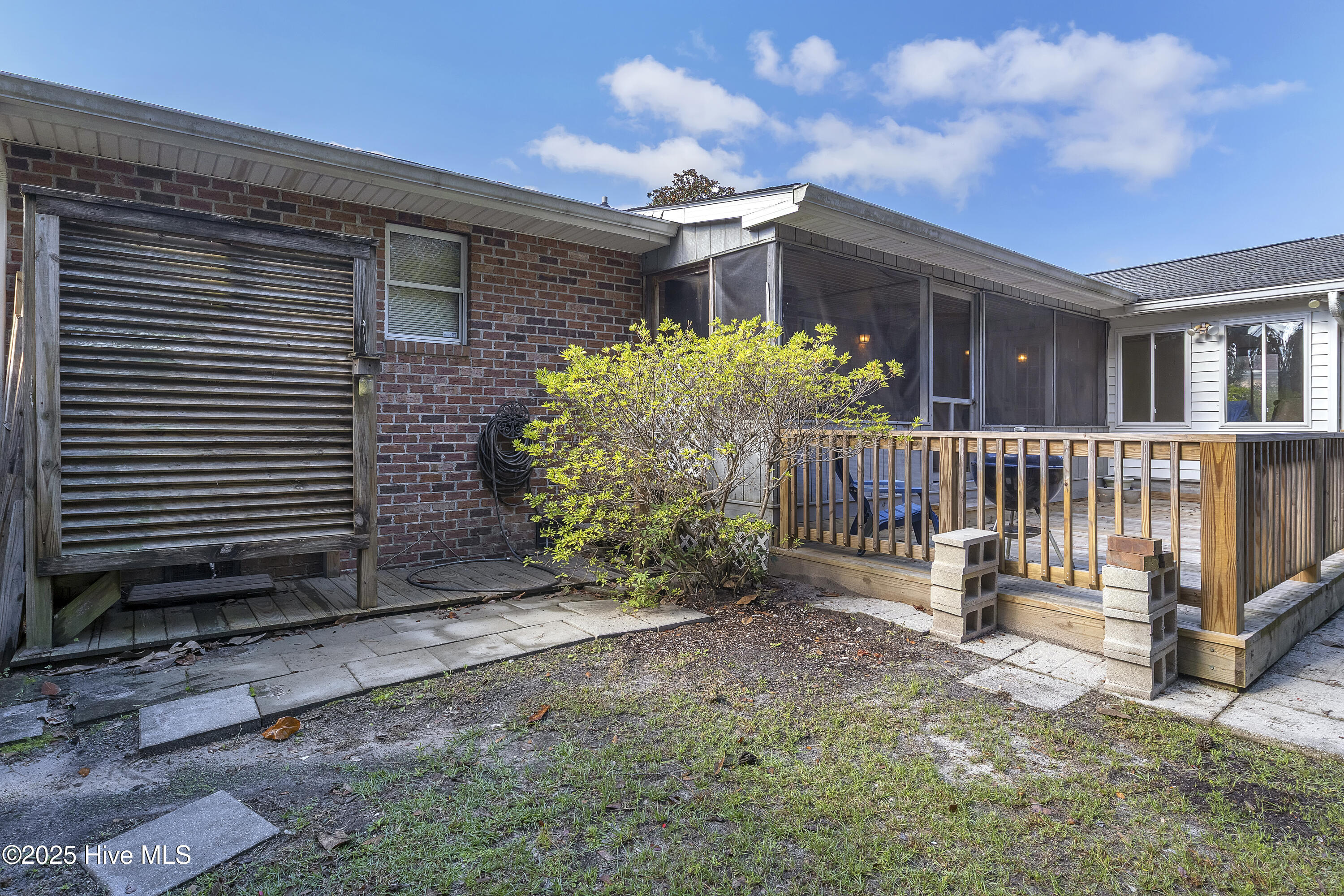 100536846 | Photo 45