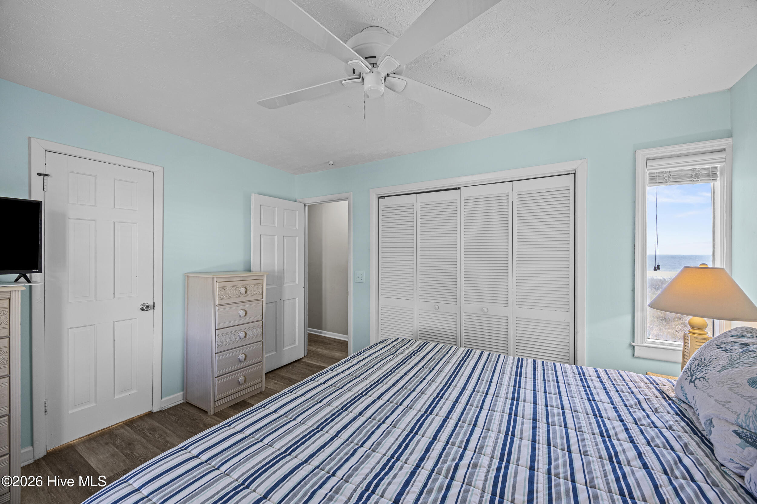 100568545 | Photo 36