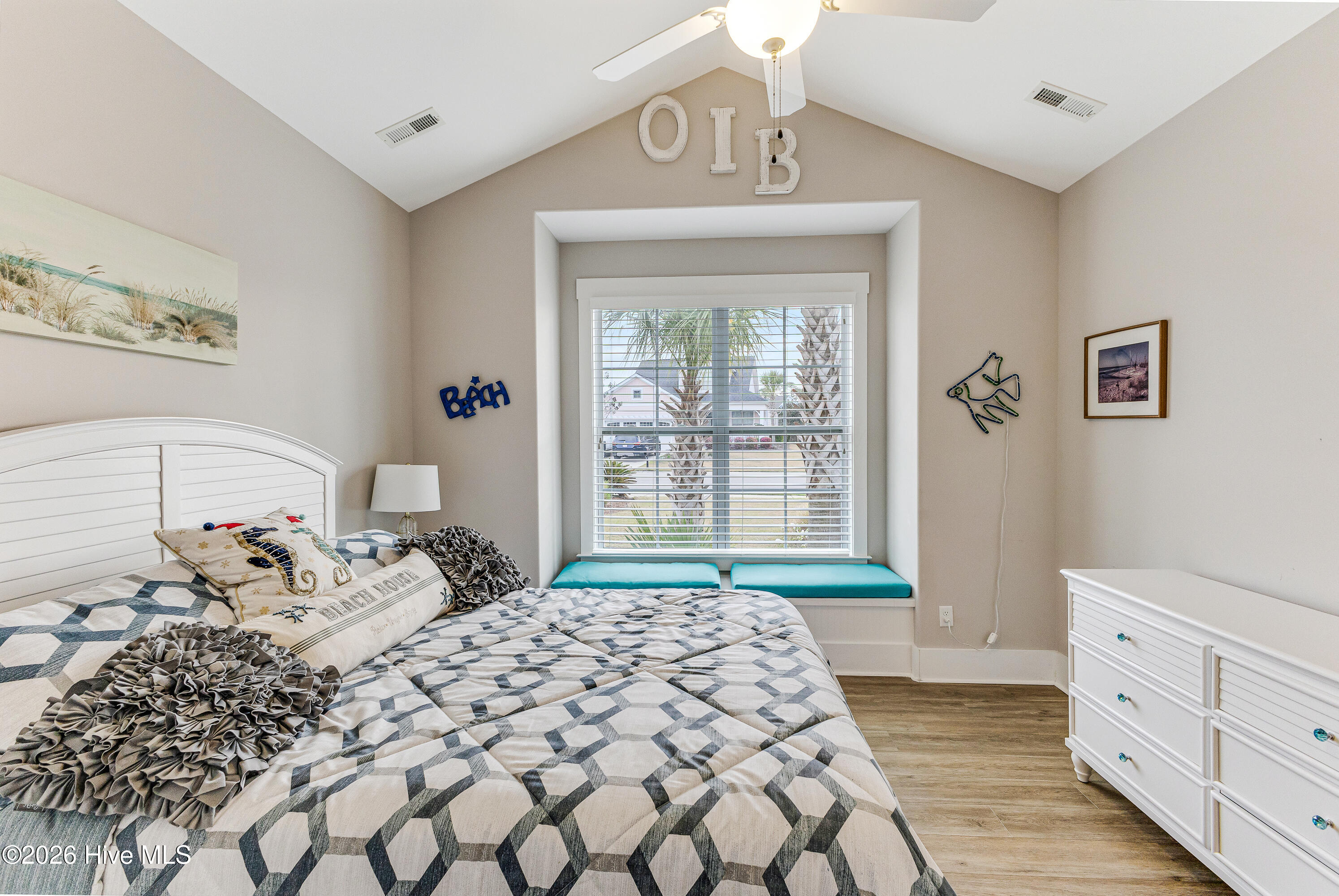 100555586 | Photo 18