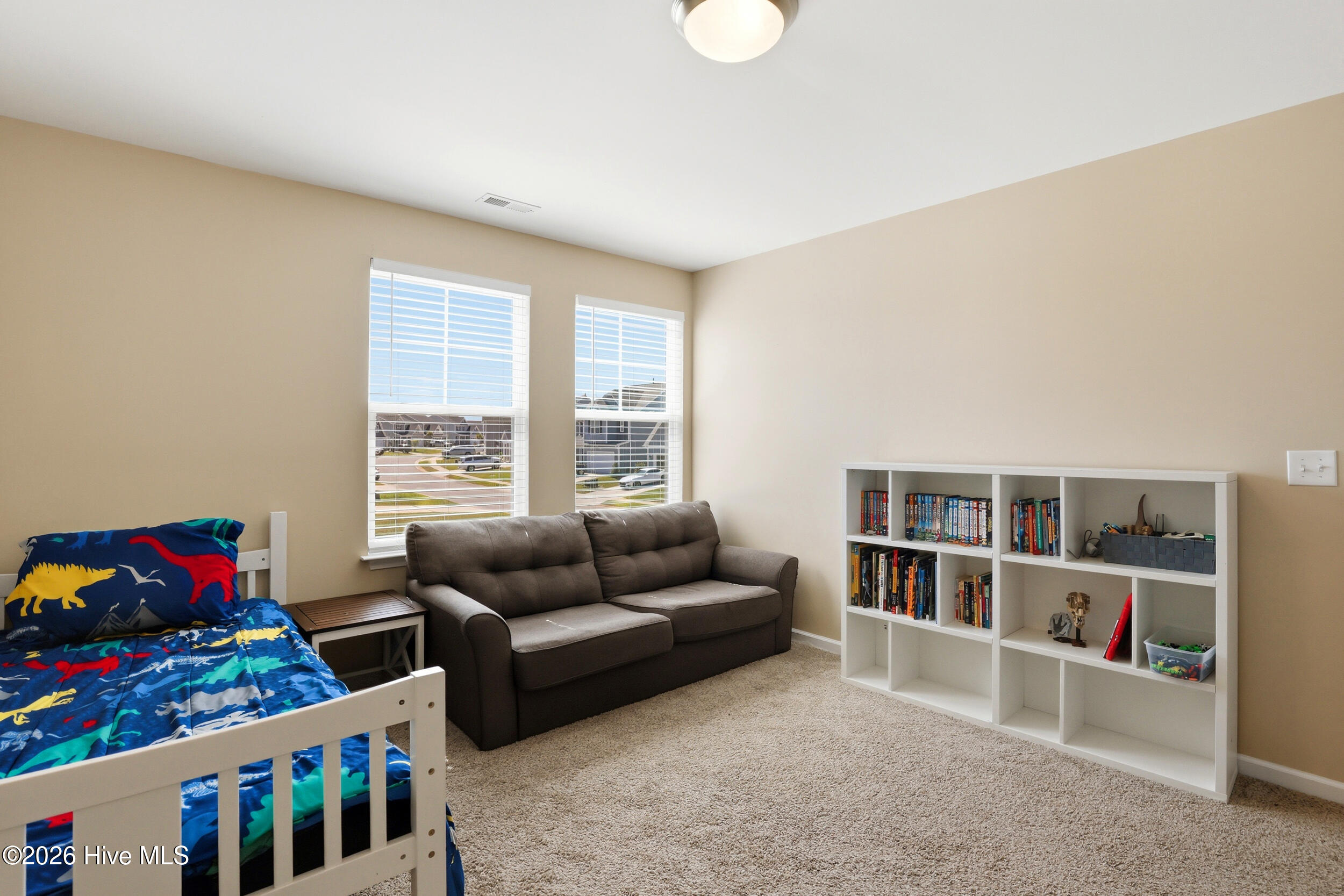 100566702 | Photo 25