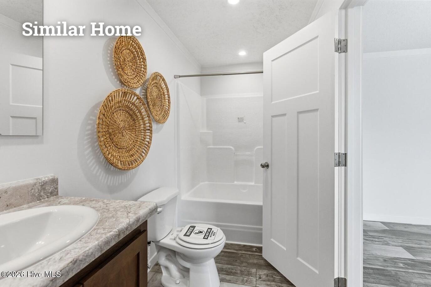 100568466 | Photo 17