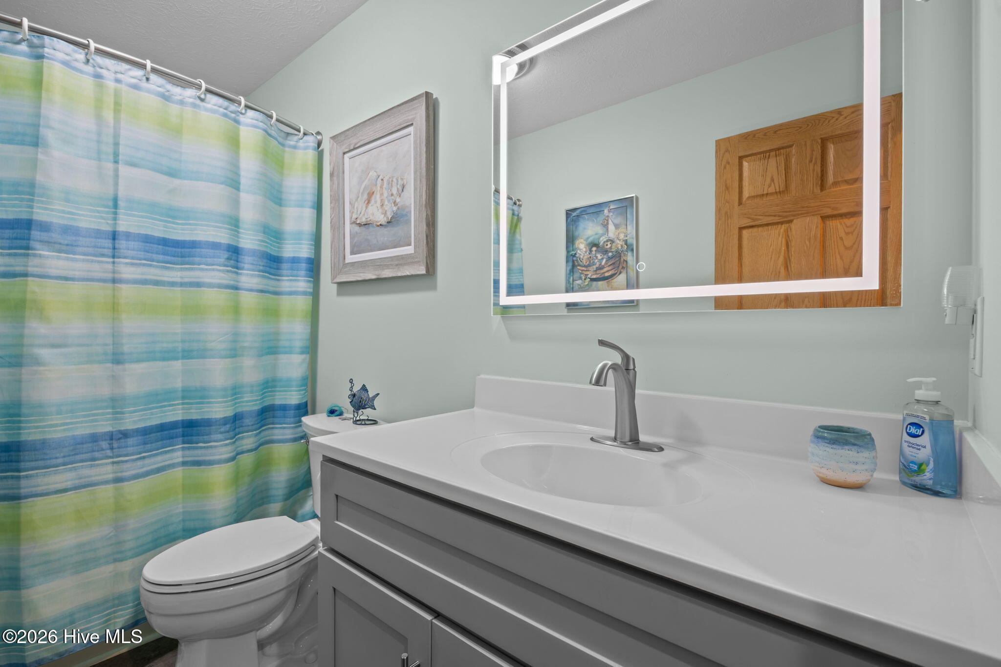 100558416 | Photo 23