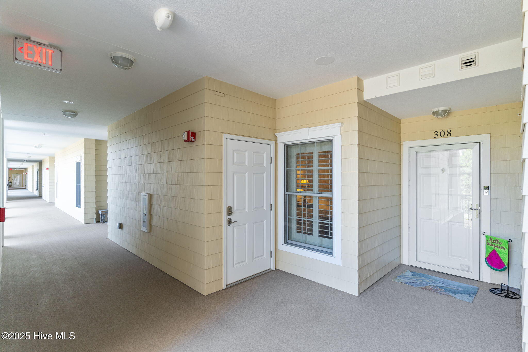 100528536 | Photo 17