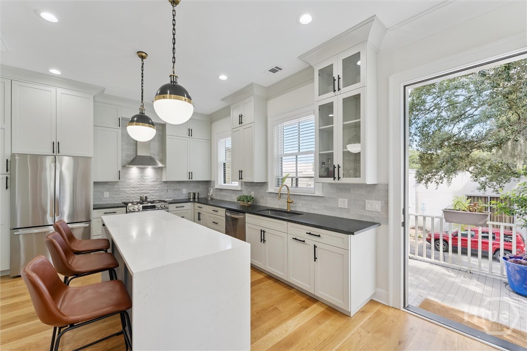 554 E McDonough, Savannah, GA 31401 Listing Photo  8