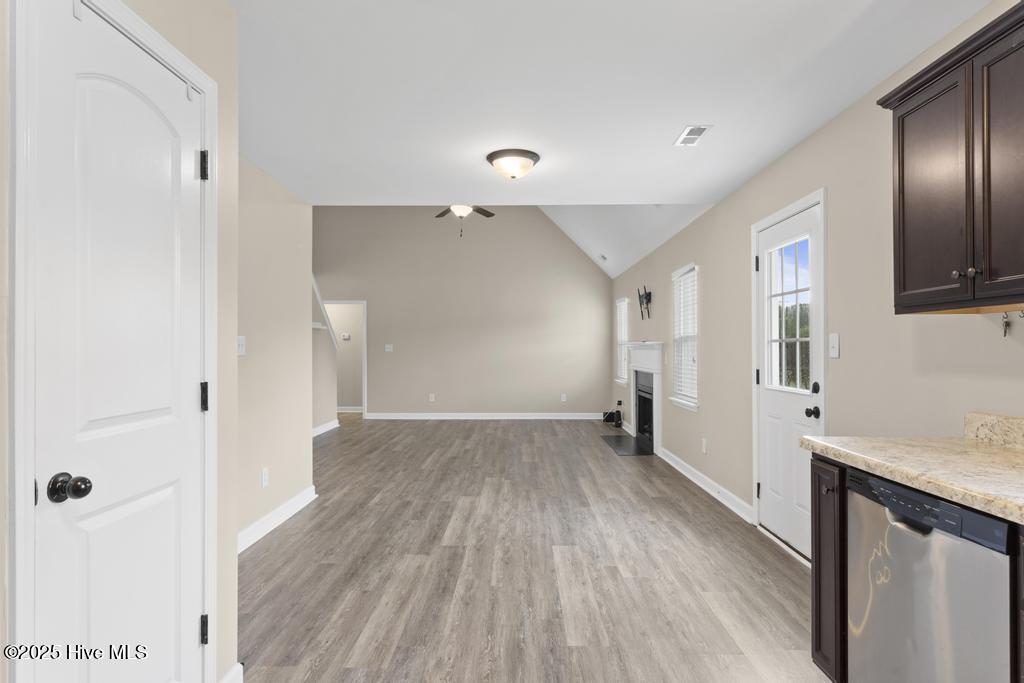 100539489 | Photo 10