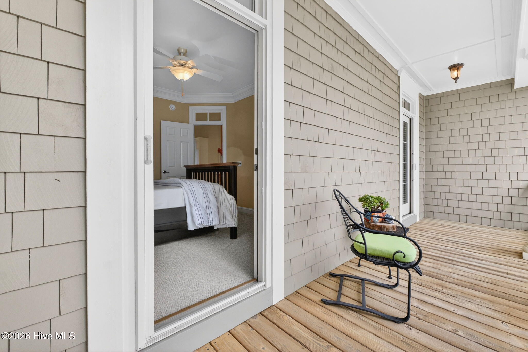 100561397 | Photo 51