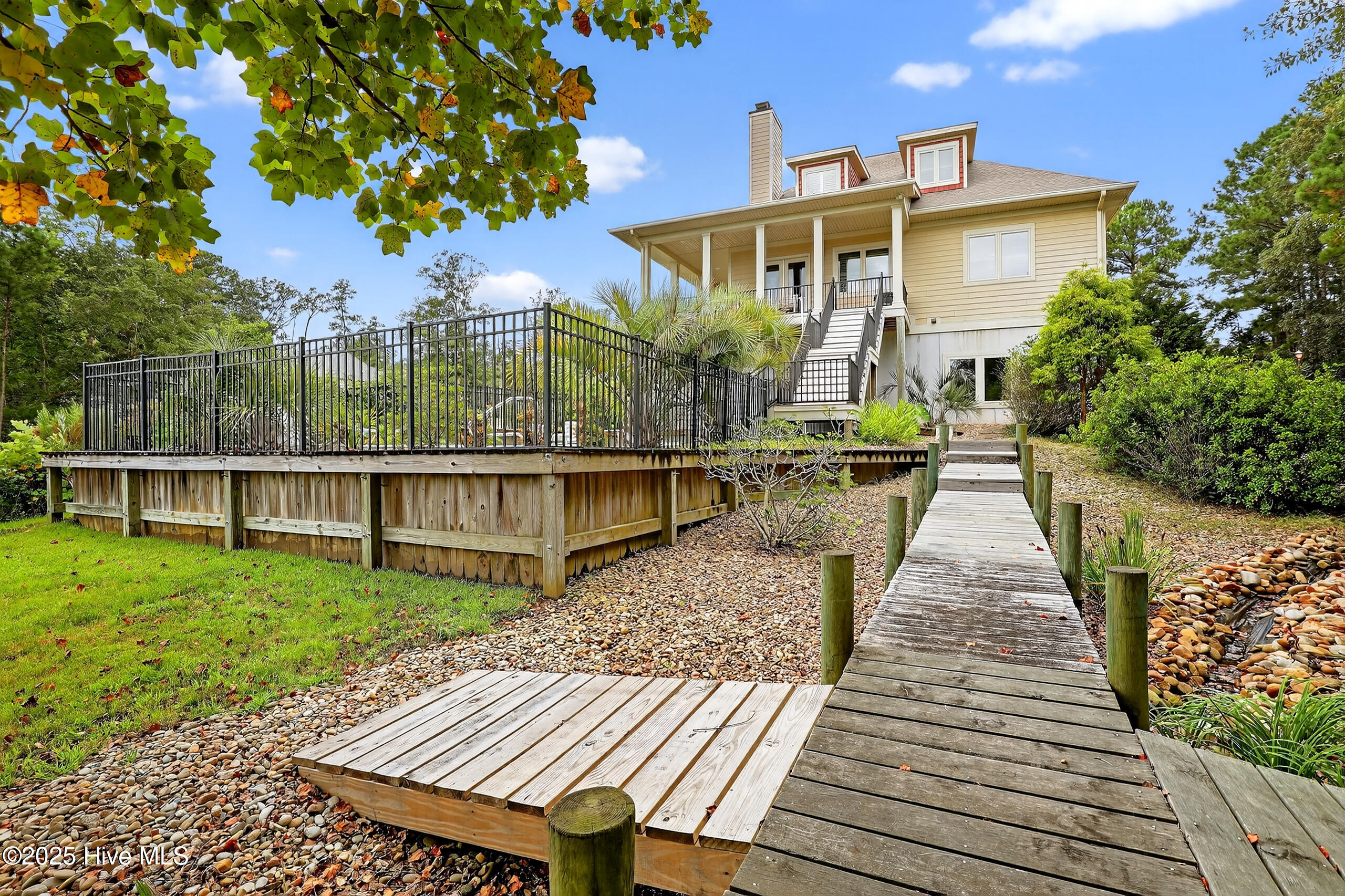 100527488 | Photo 61