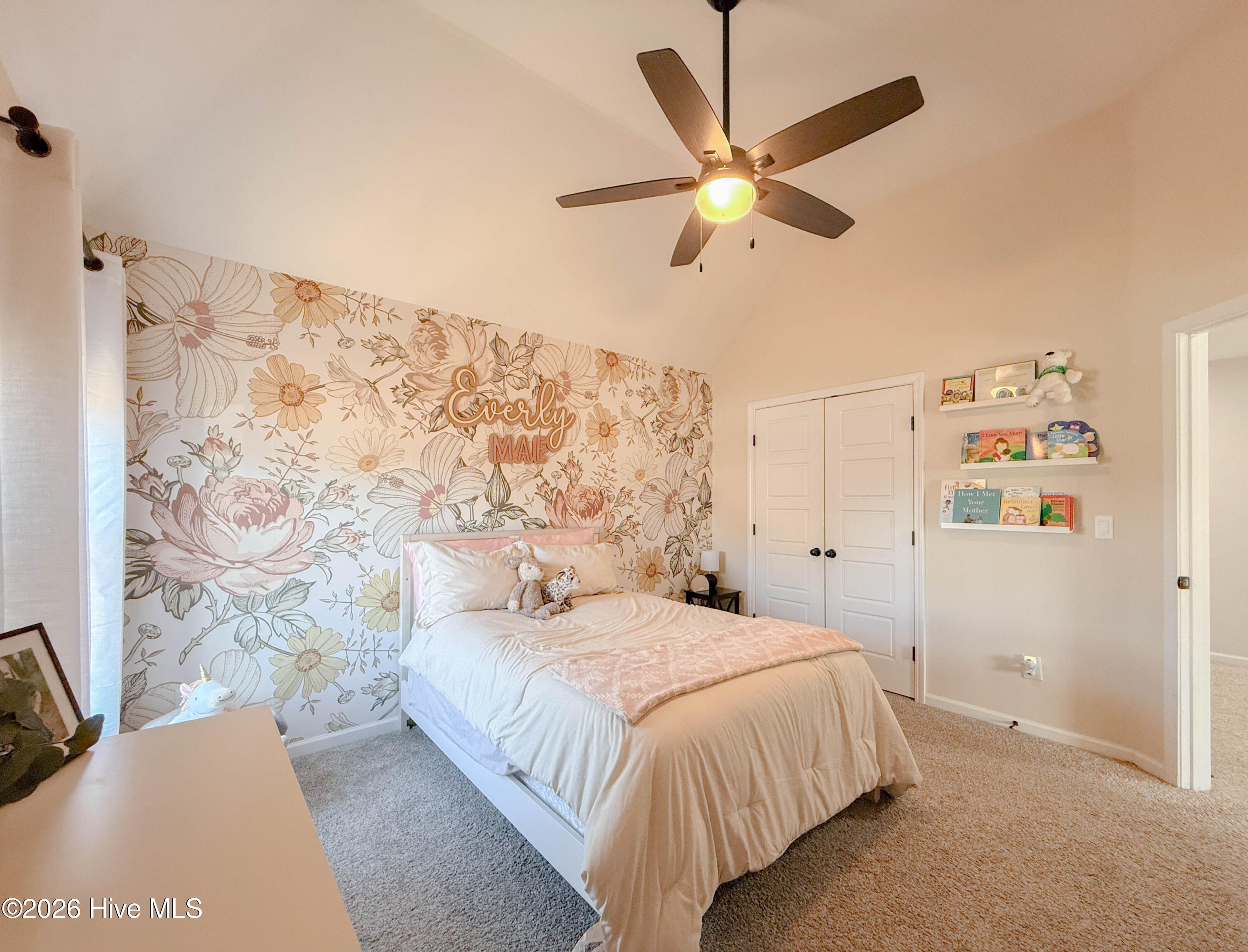 100551828 | Photo 49