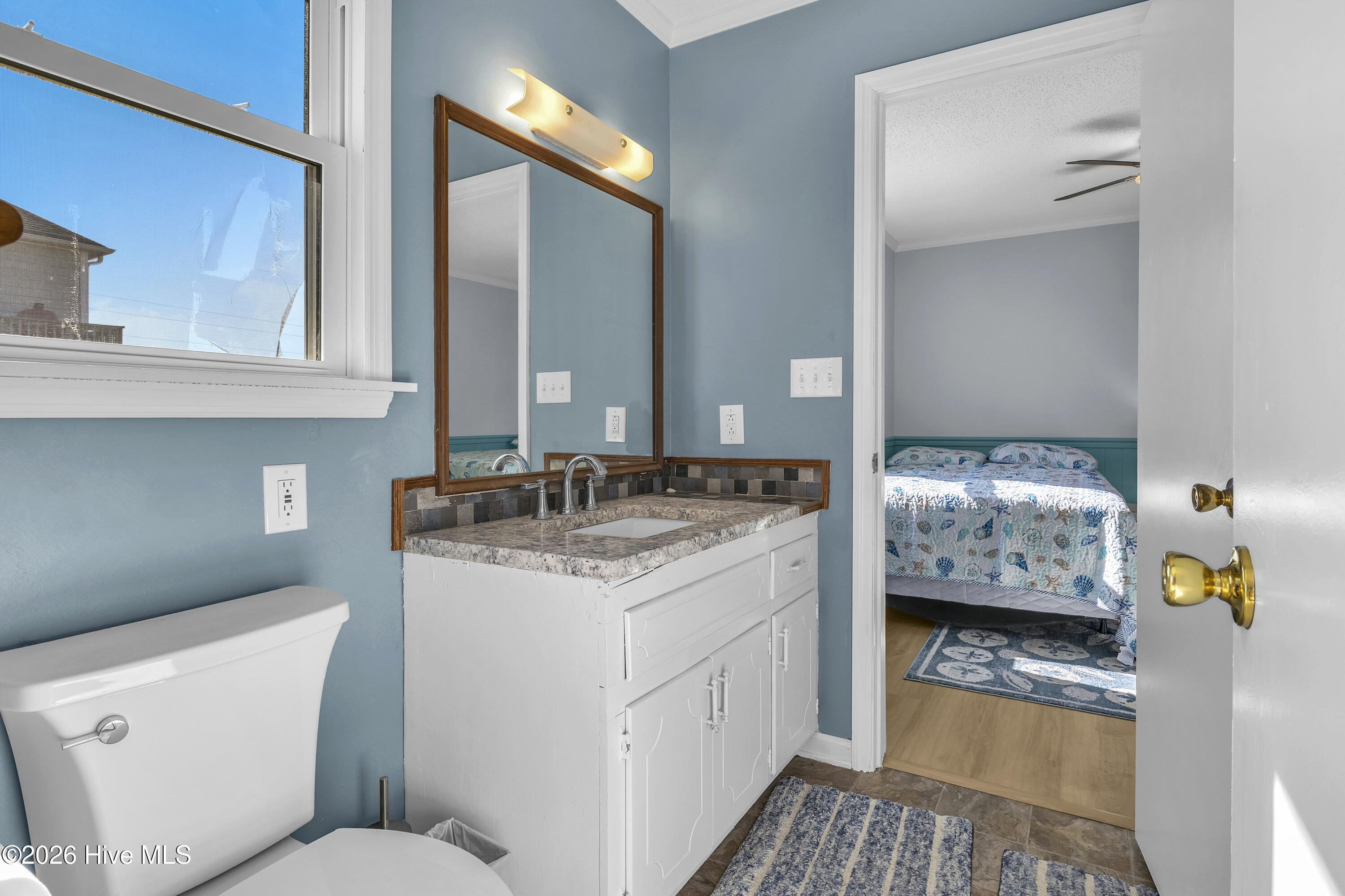 100545585 | Photo 32