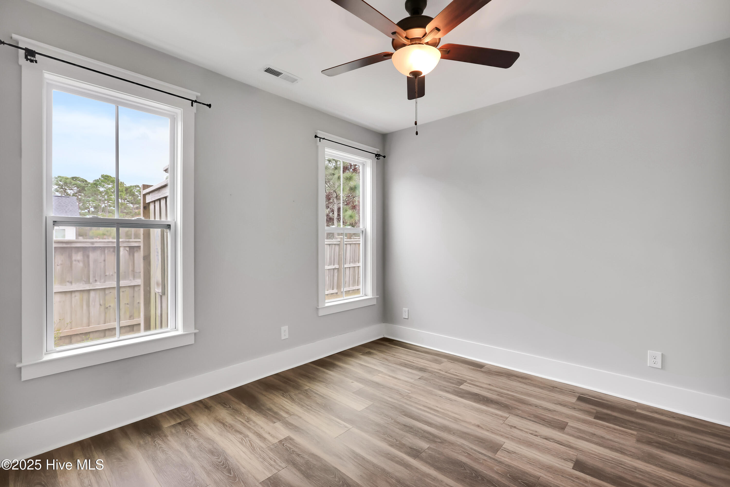 100544245 | Photo 34